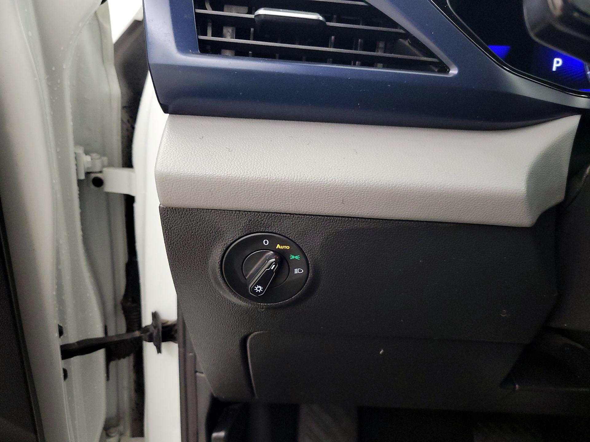 Thumbnail: 2022 Volkswagen Taos - 13