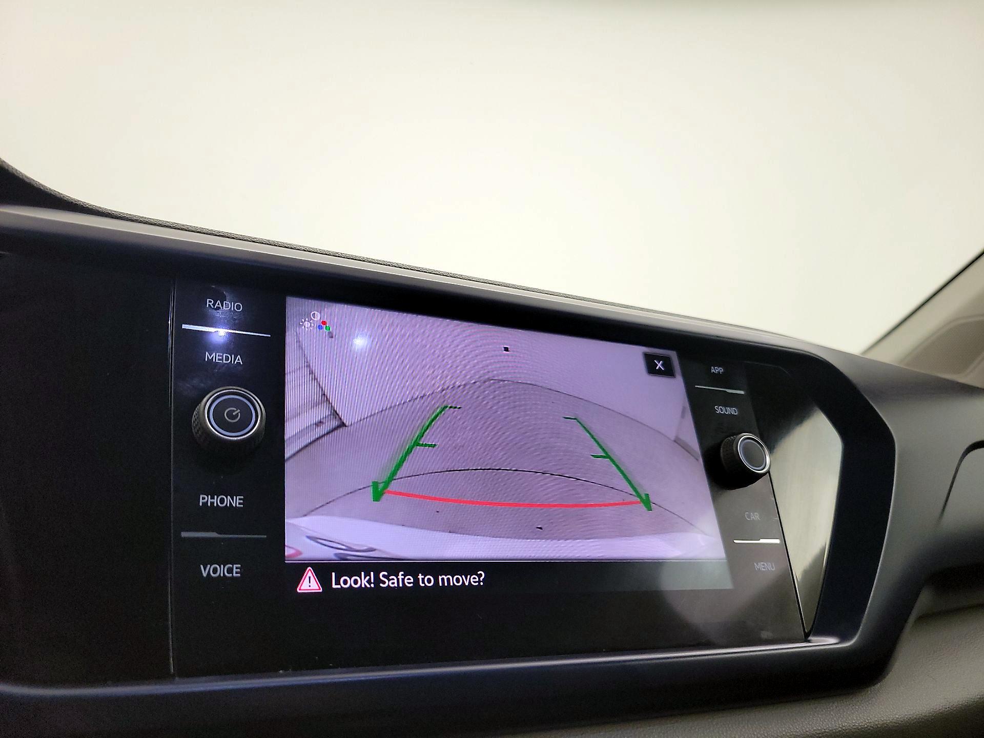 Thumbnail: 2022 Volkswagen Taos - 14