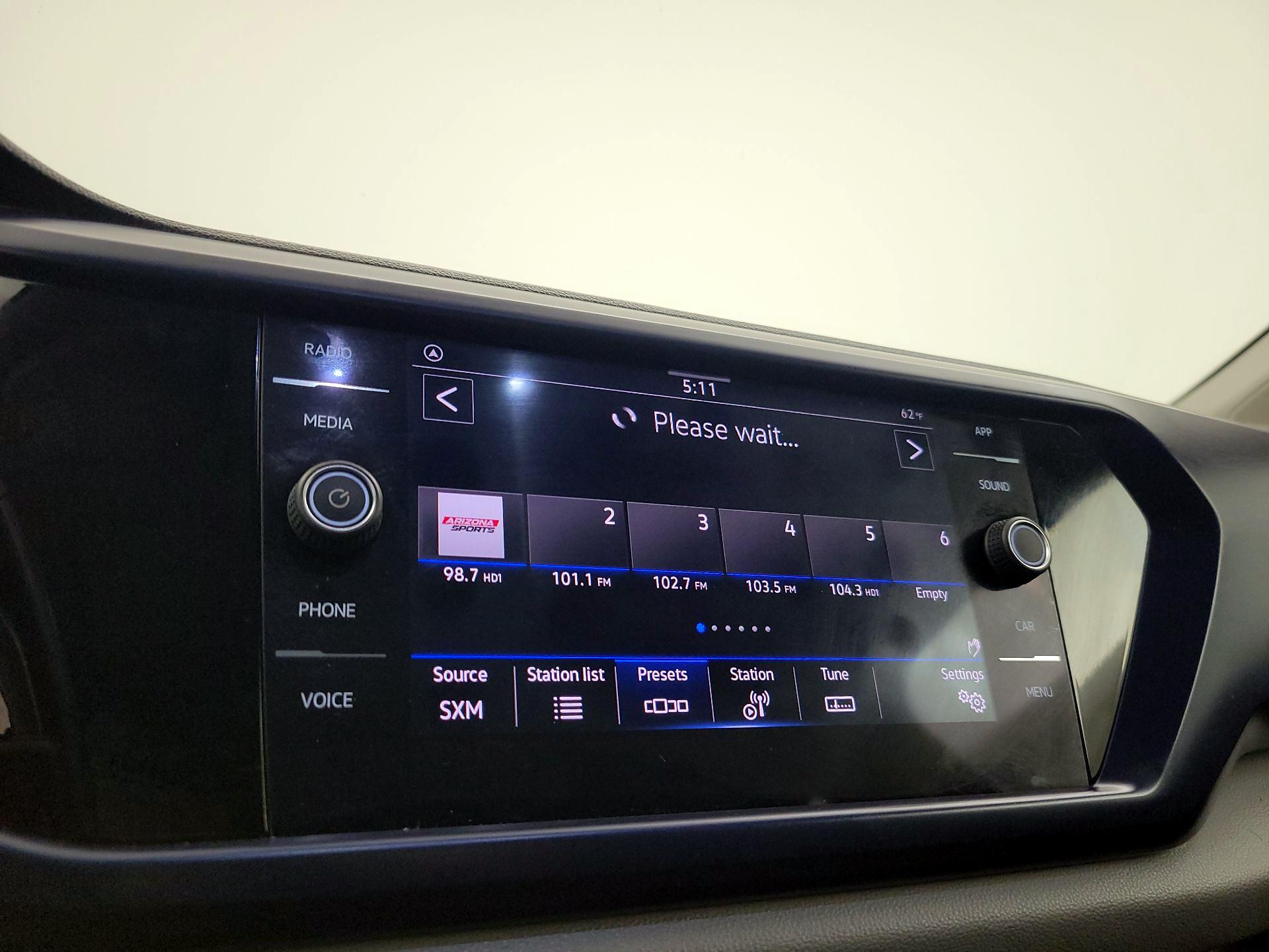 Thumbnail: 2022 Volkswagen Taos - 15