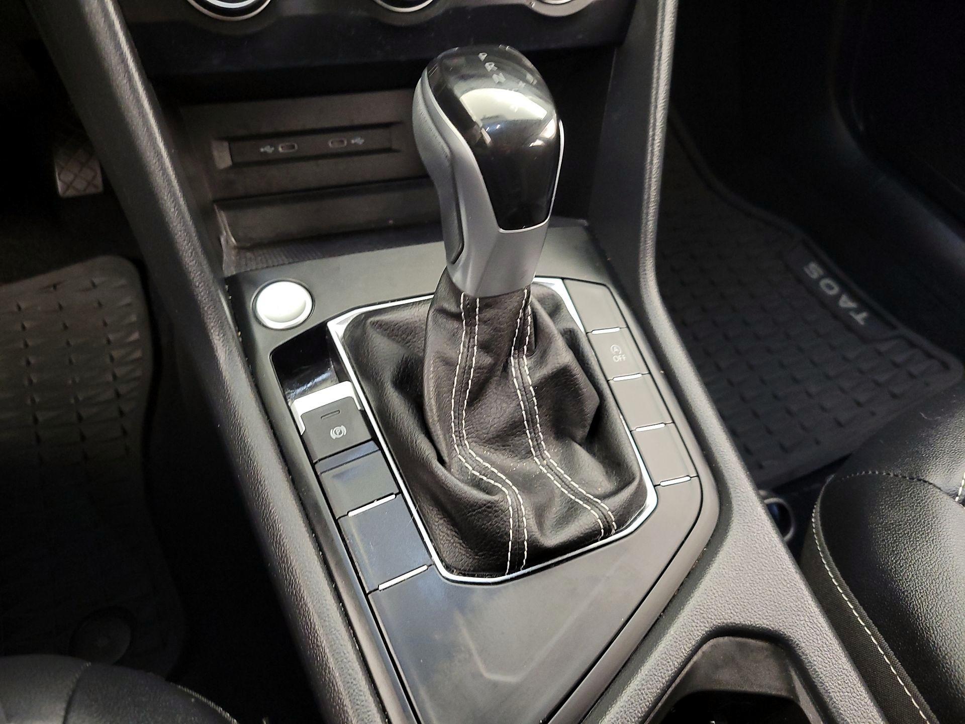 Thumbnail: 2022 Volkswagen Taos - 17