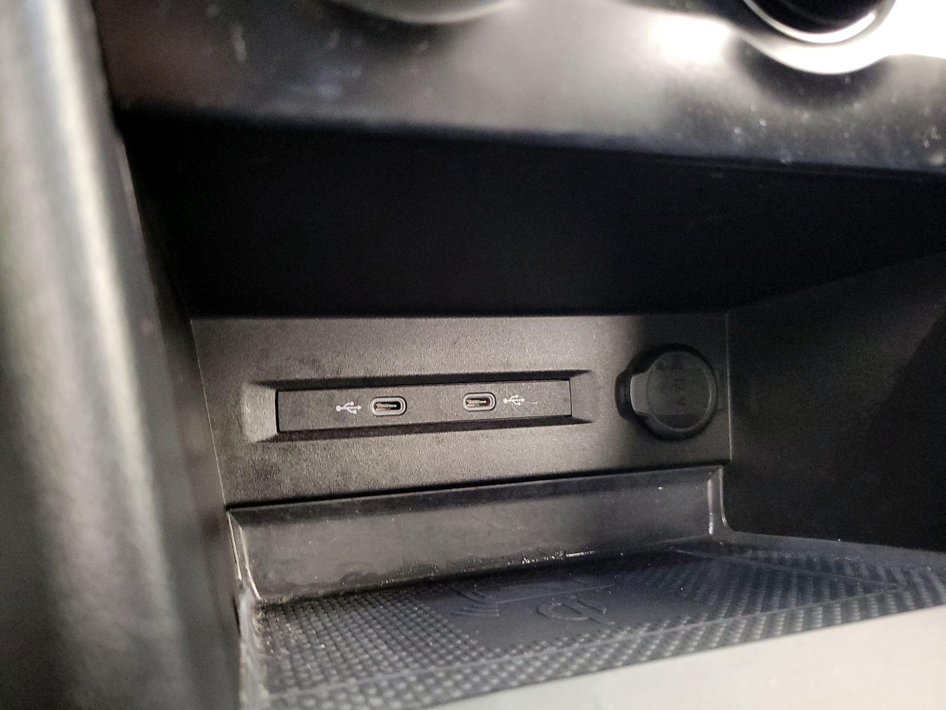 Thumbnail: 2022 Volkswagen Taos - 18