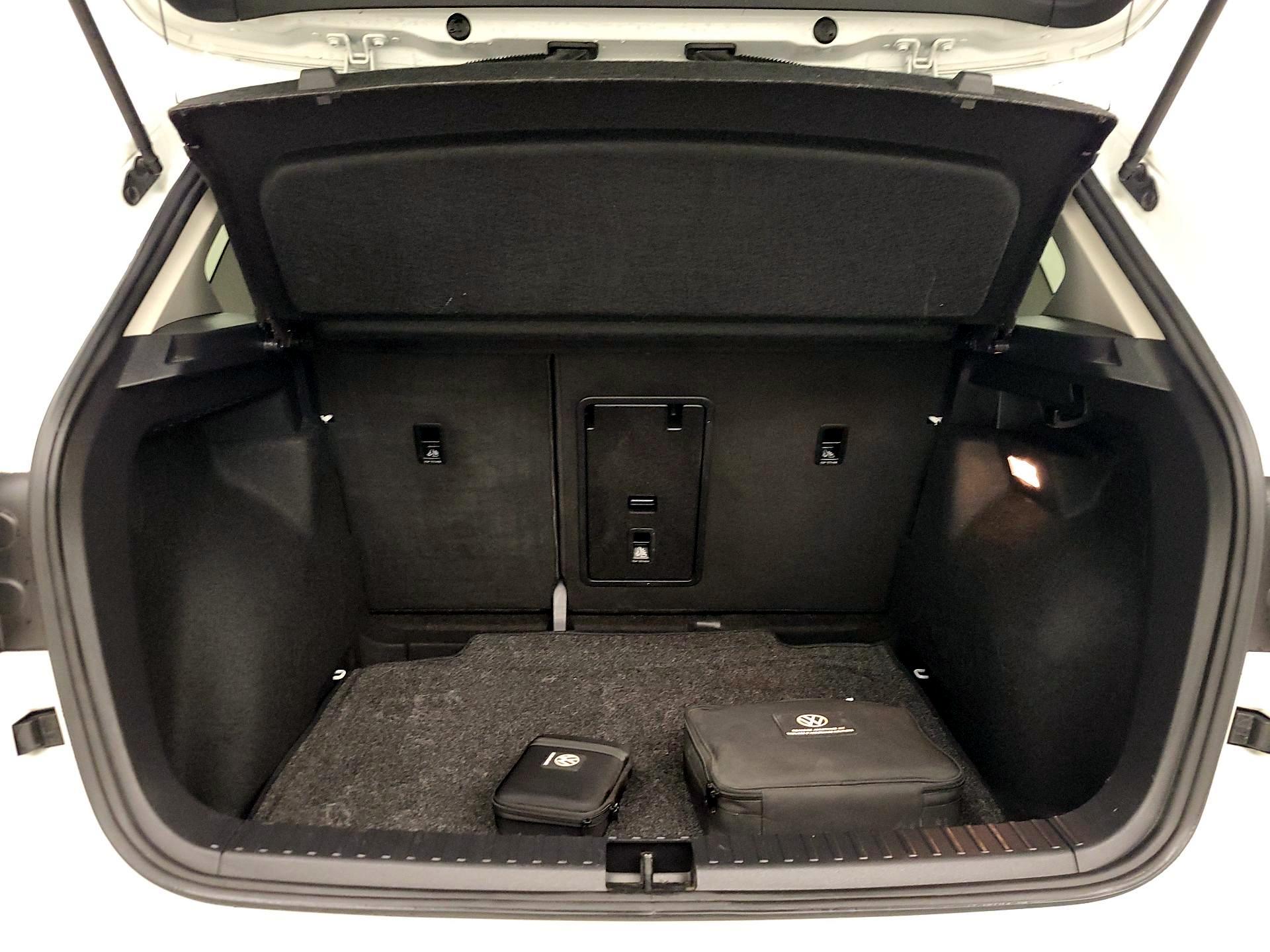 Thumbnail: 2022 Volkswagen Taos - 20