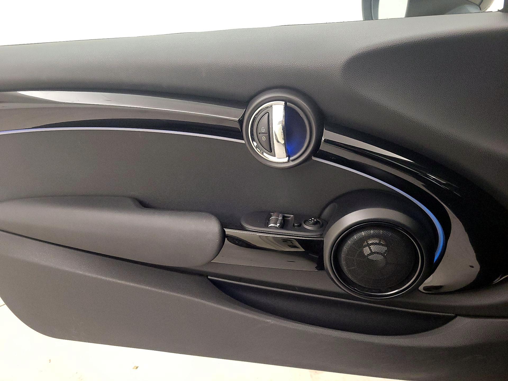 Thumbnail: 2016 MINI Cooper Hardtop - 12