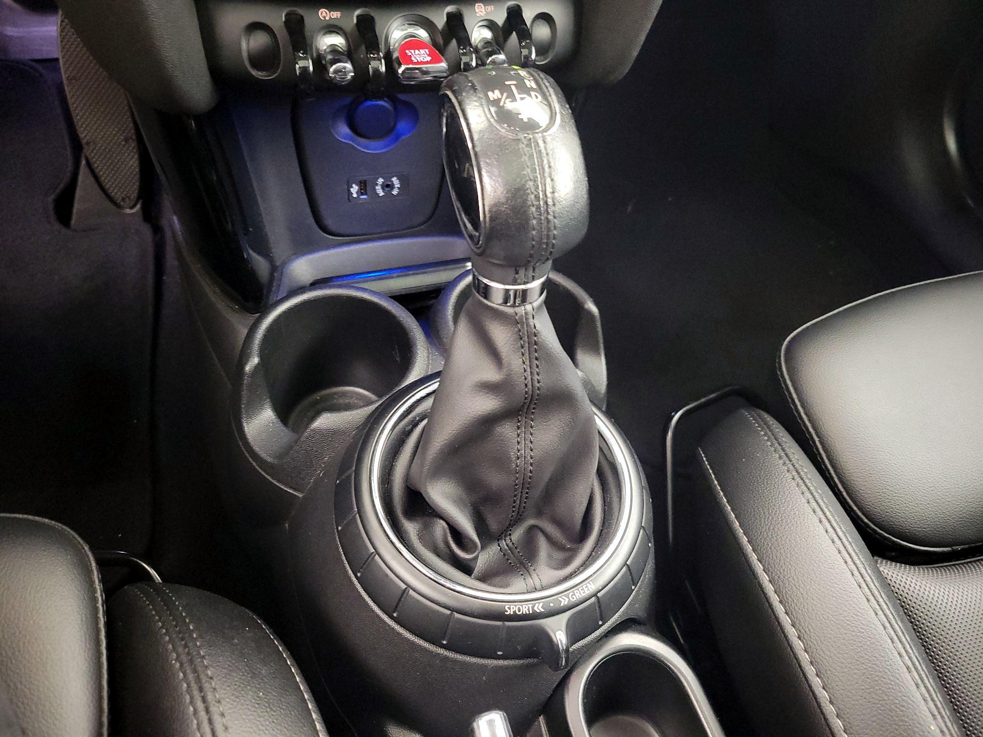 Thumbnail: 2016 MINI Cooper Hardtop - 16