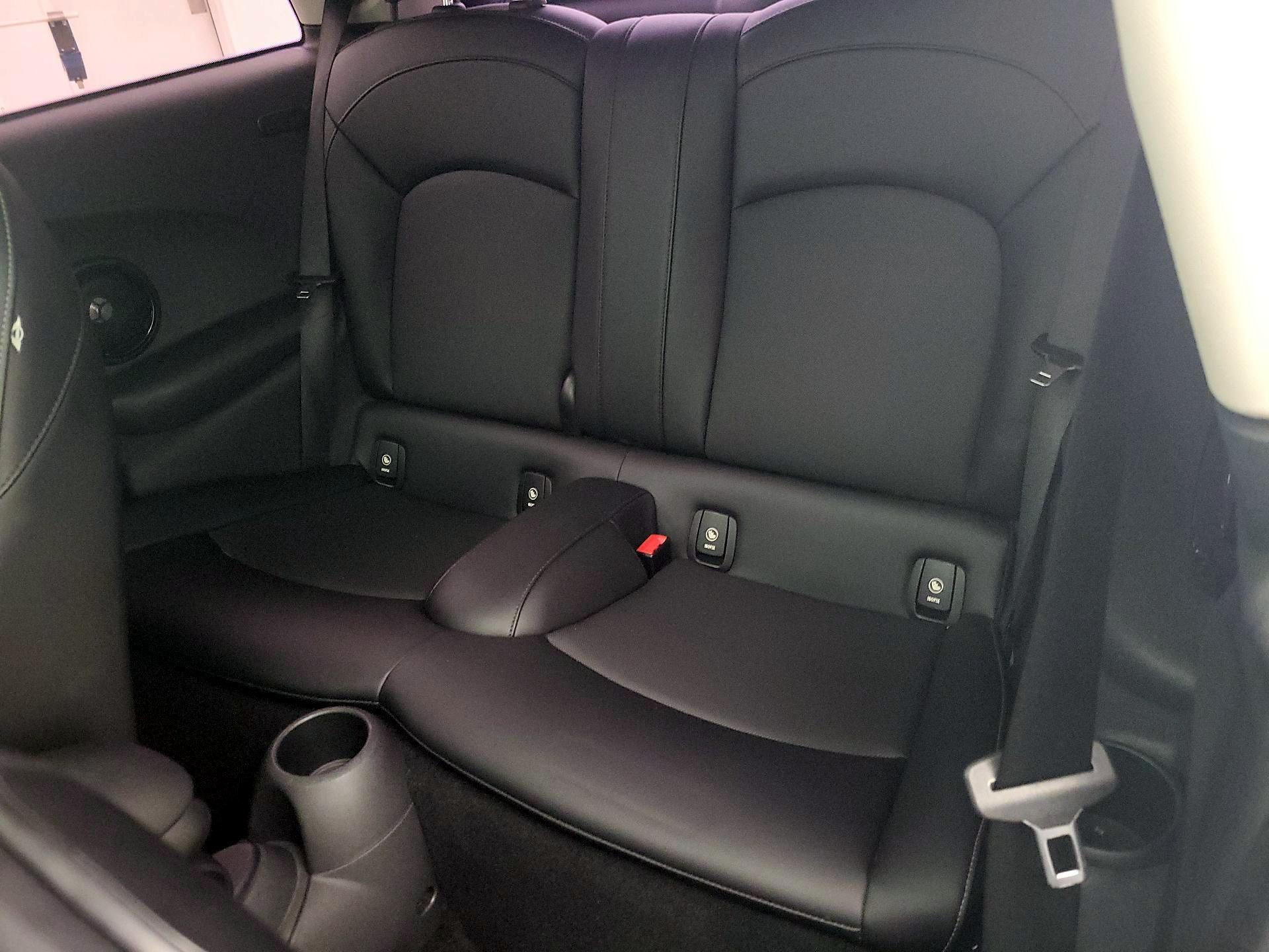 Thumbnail: 2016 MINI Cooper Hardtop - 19