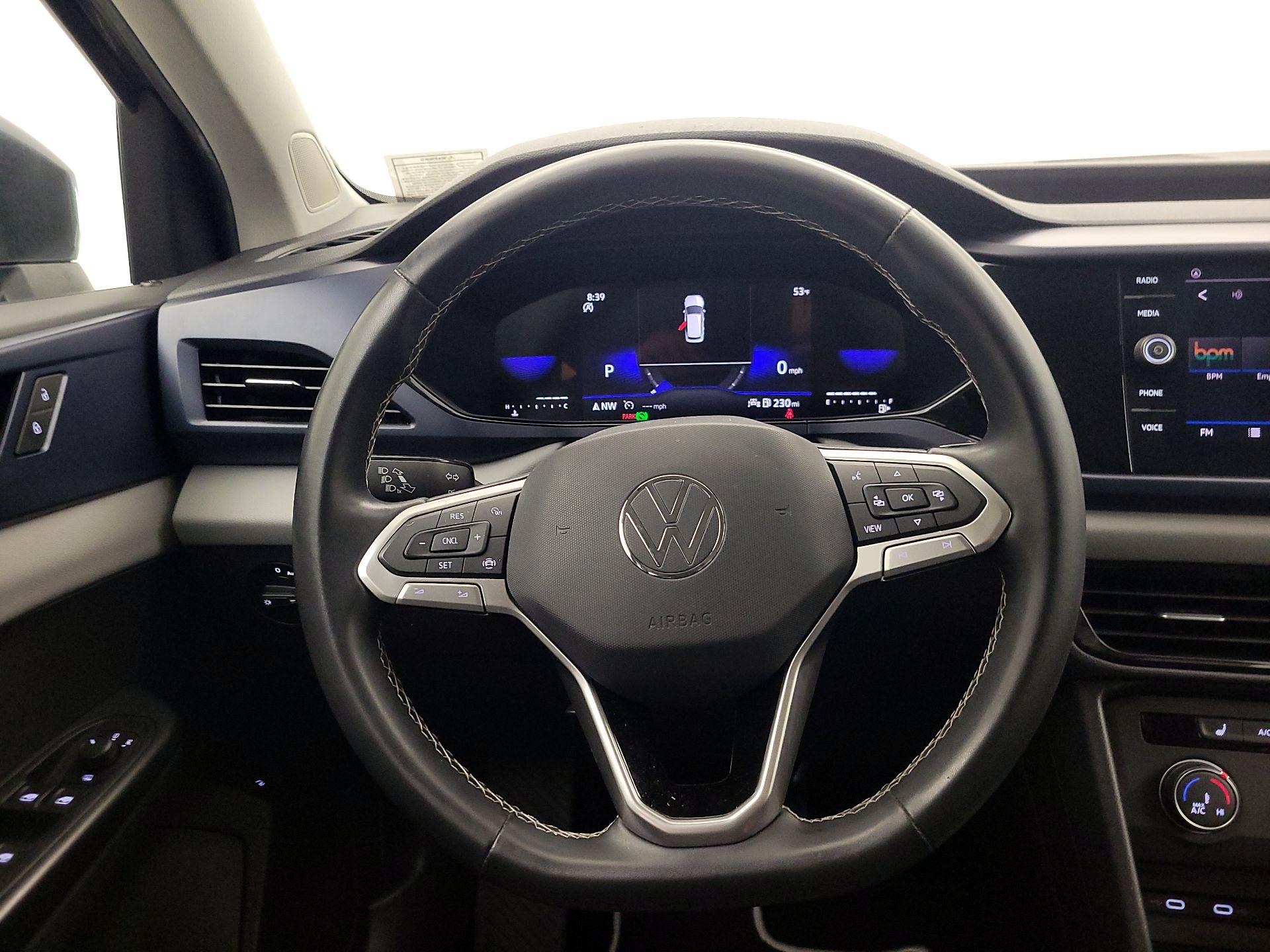 Thumbnail: 2022 Volkswagen Taos - 10