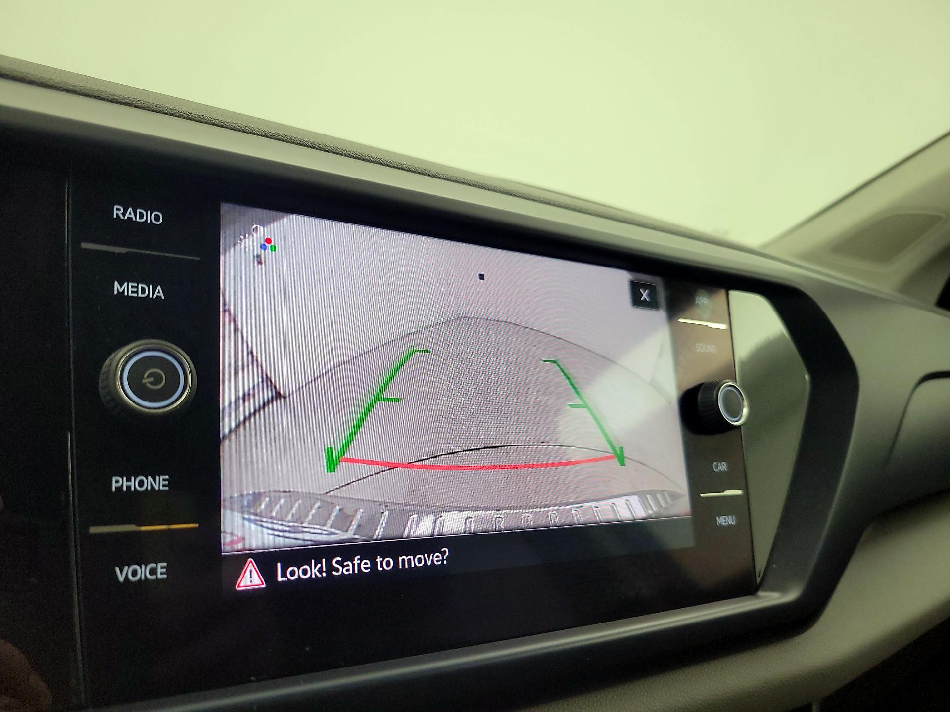 Thumbnail: 2022 Volkswagen Taos - 14