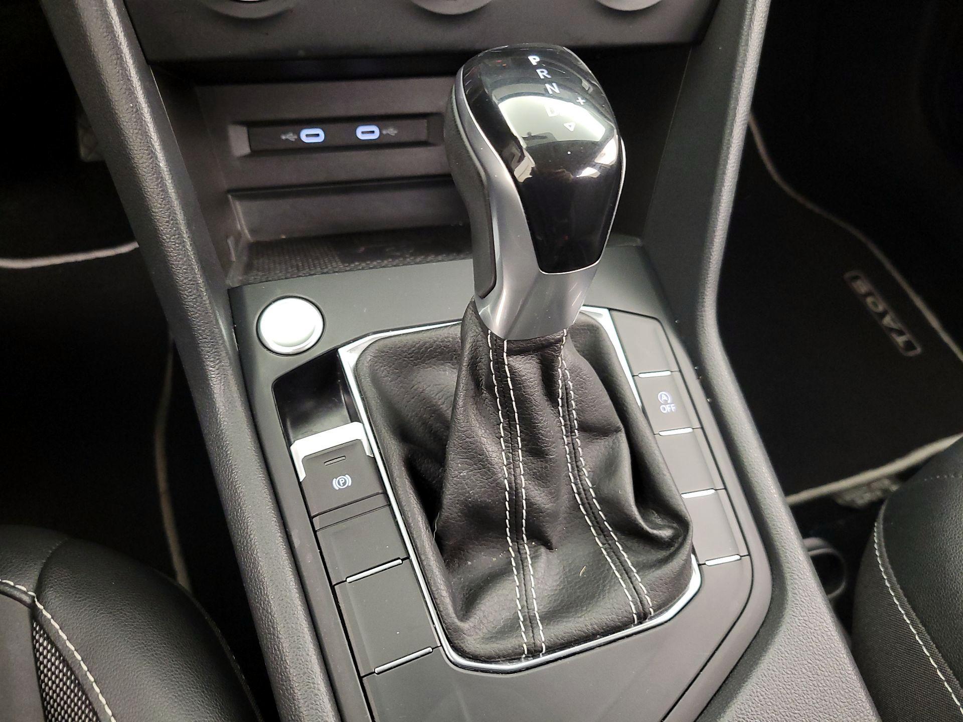 Thumbnail: 2022 Volkswagen Taos - 17