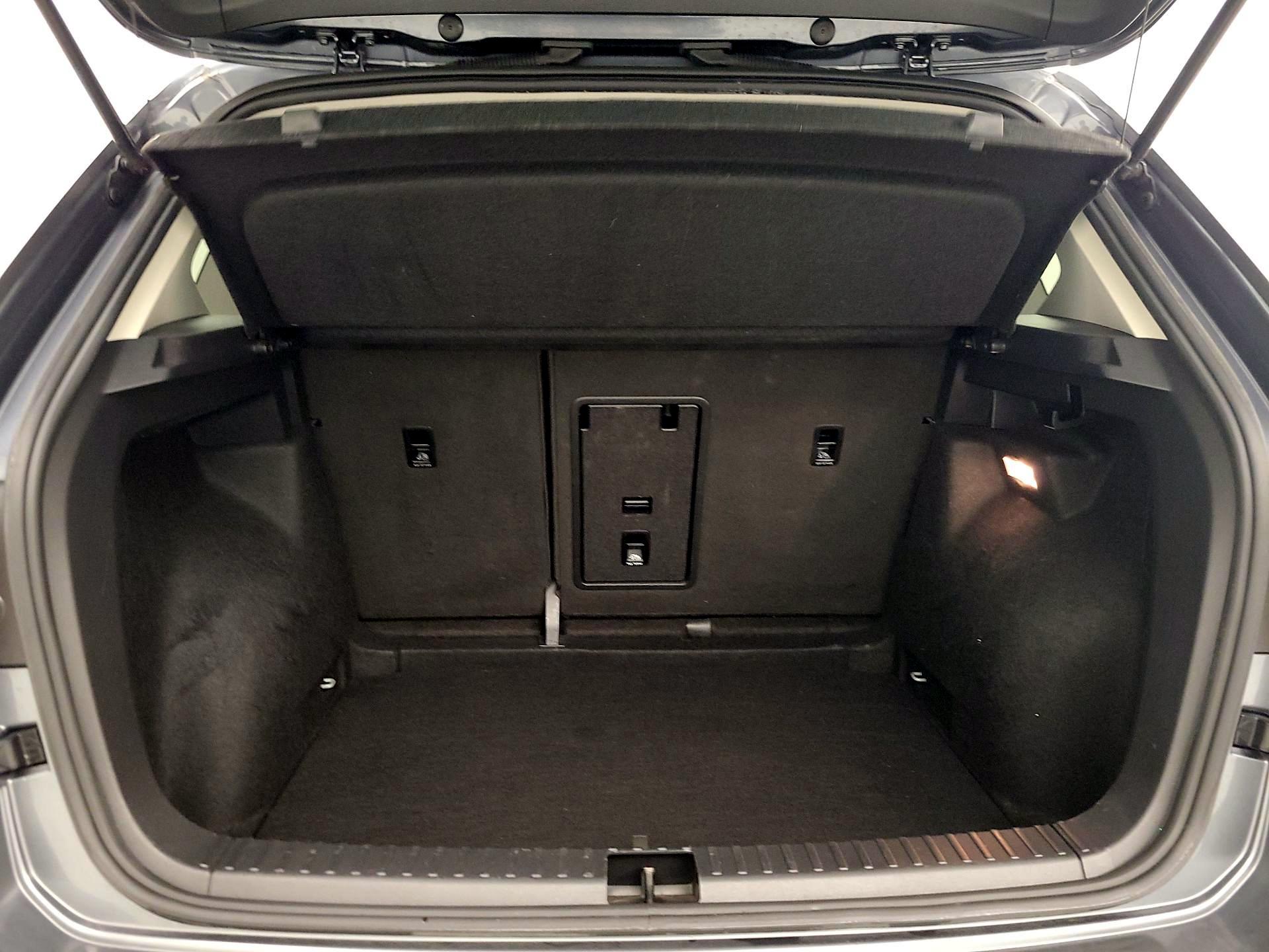 Thumbnail: 2022 Volkswagen Taos - 20