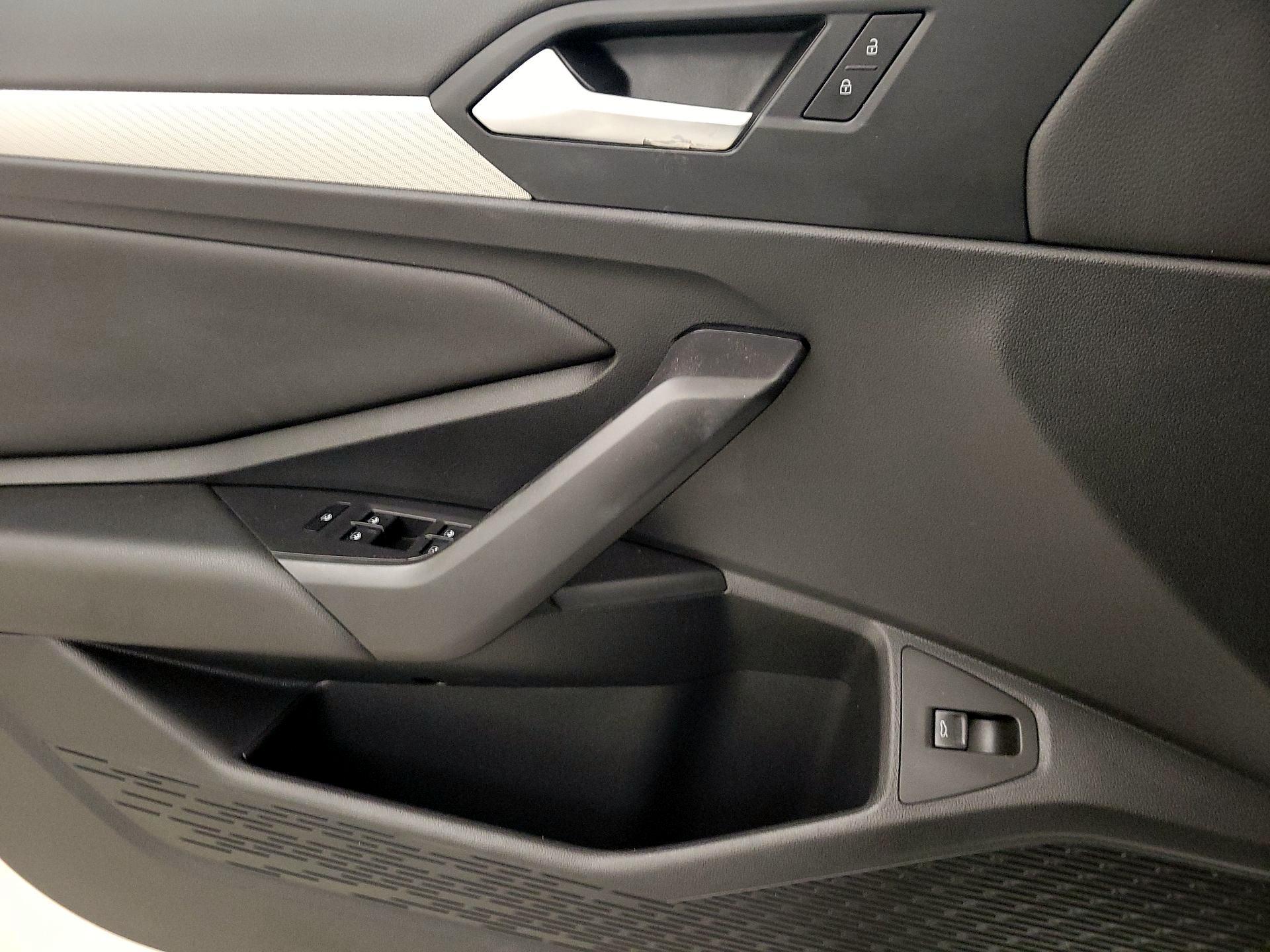 Thumbnail: 2019 Volkswagen Jetta - 12