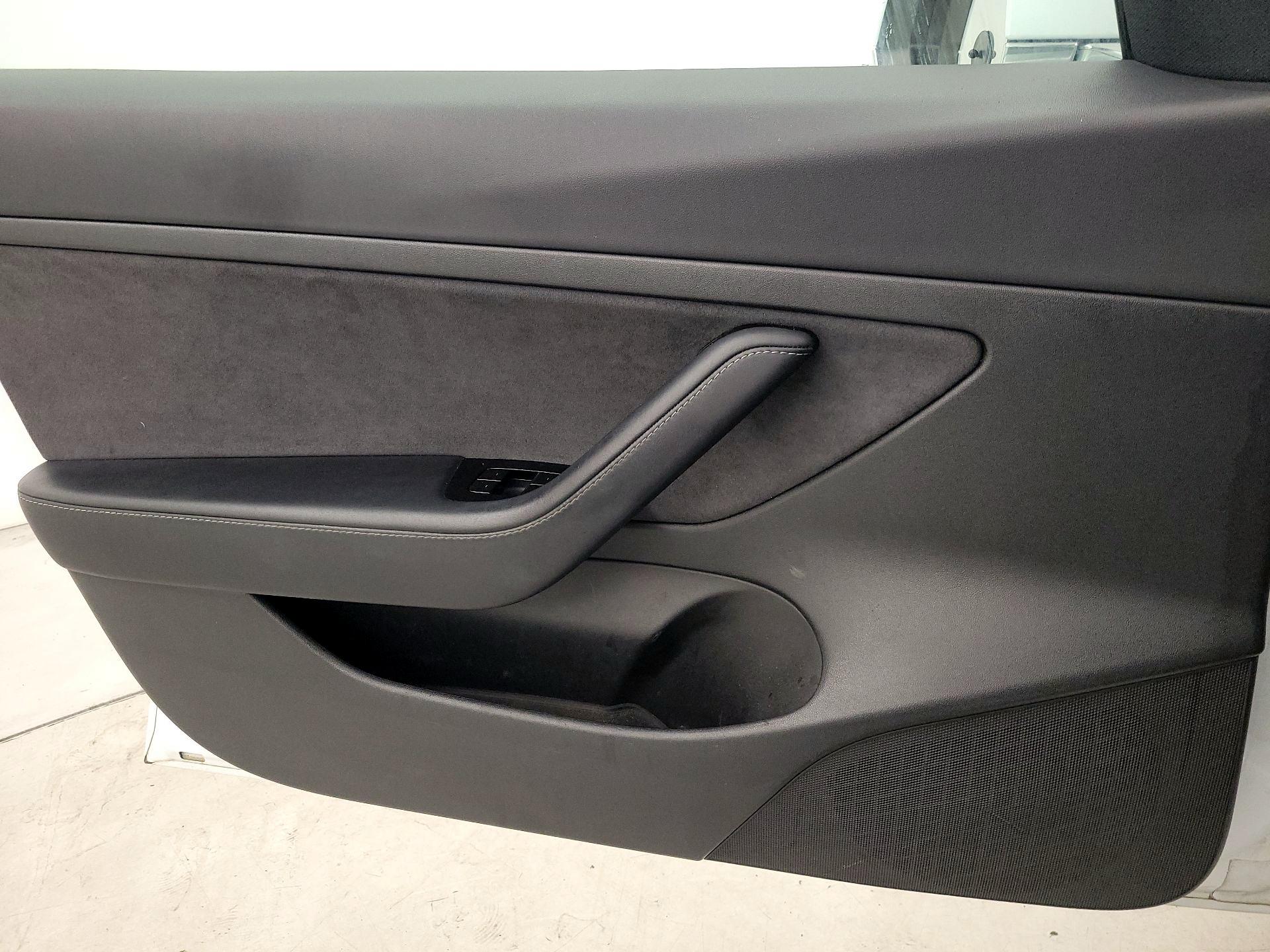 Thumbnail: 2020 Tesla Model 3 - 12