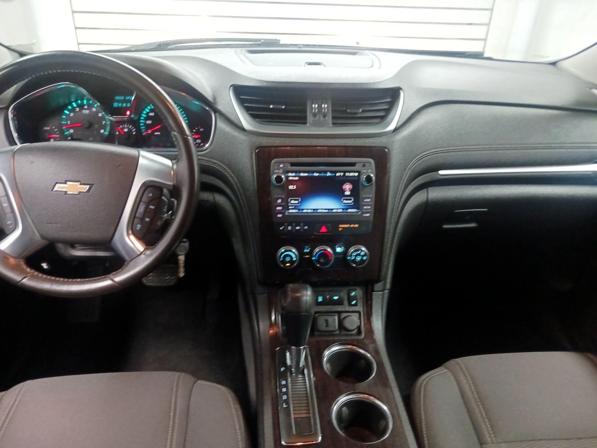 Thumbnail: 2017 Chevrolet Traverse - 9