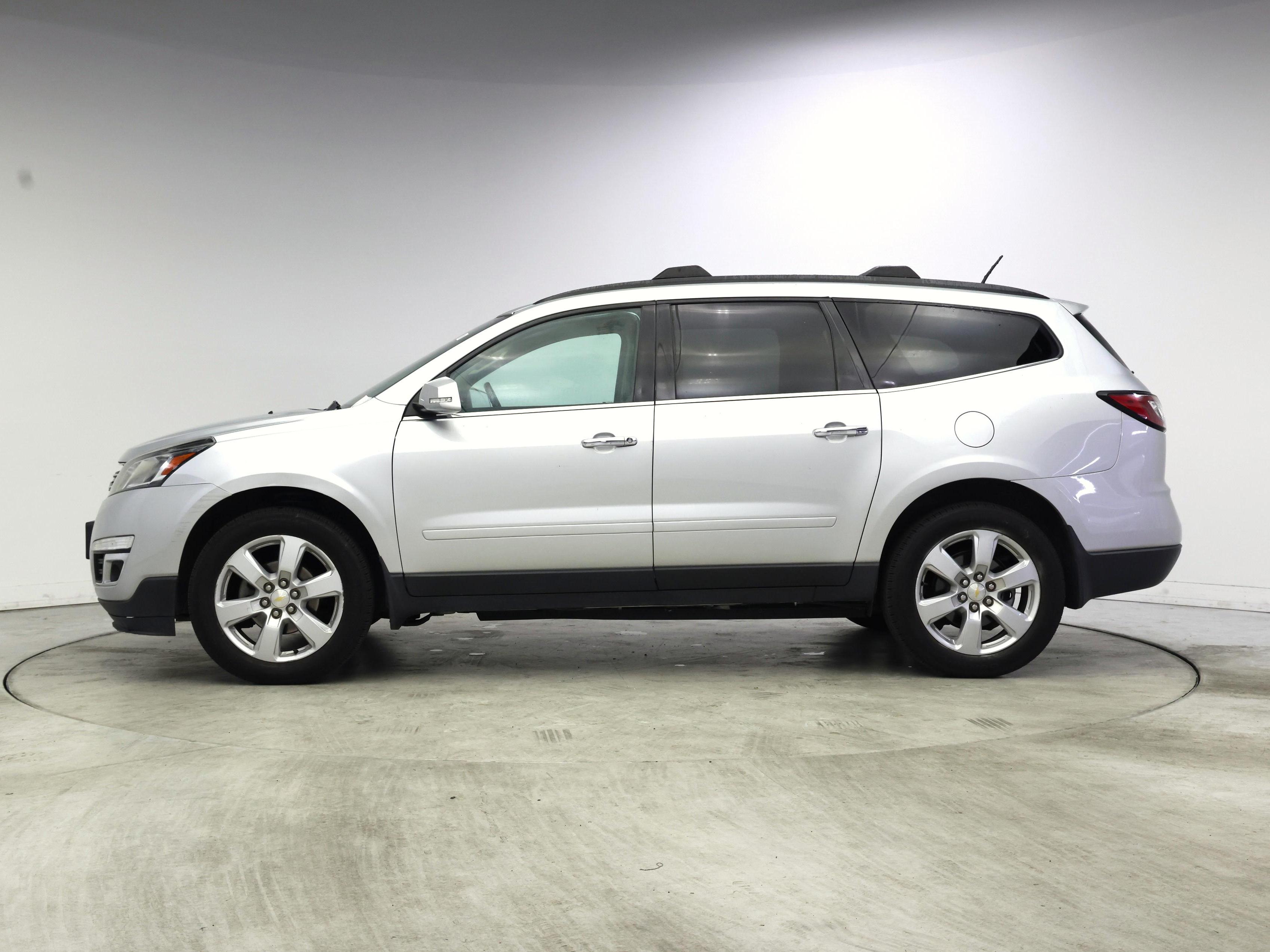 Thumbnail: 2017 Chevrolet Traverse - 3