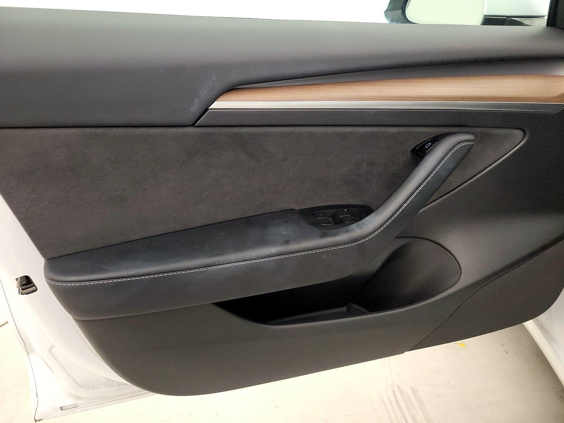 Thumbnail: 2023 Tesla Model 3 - 12