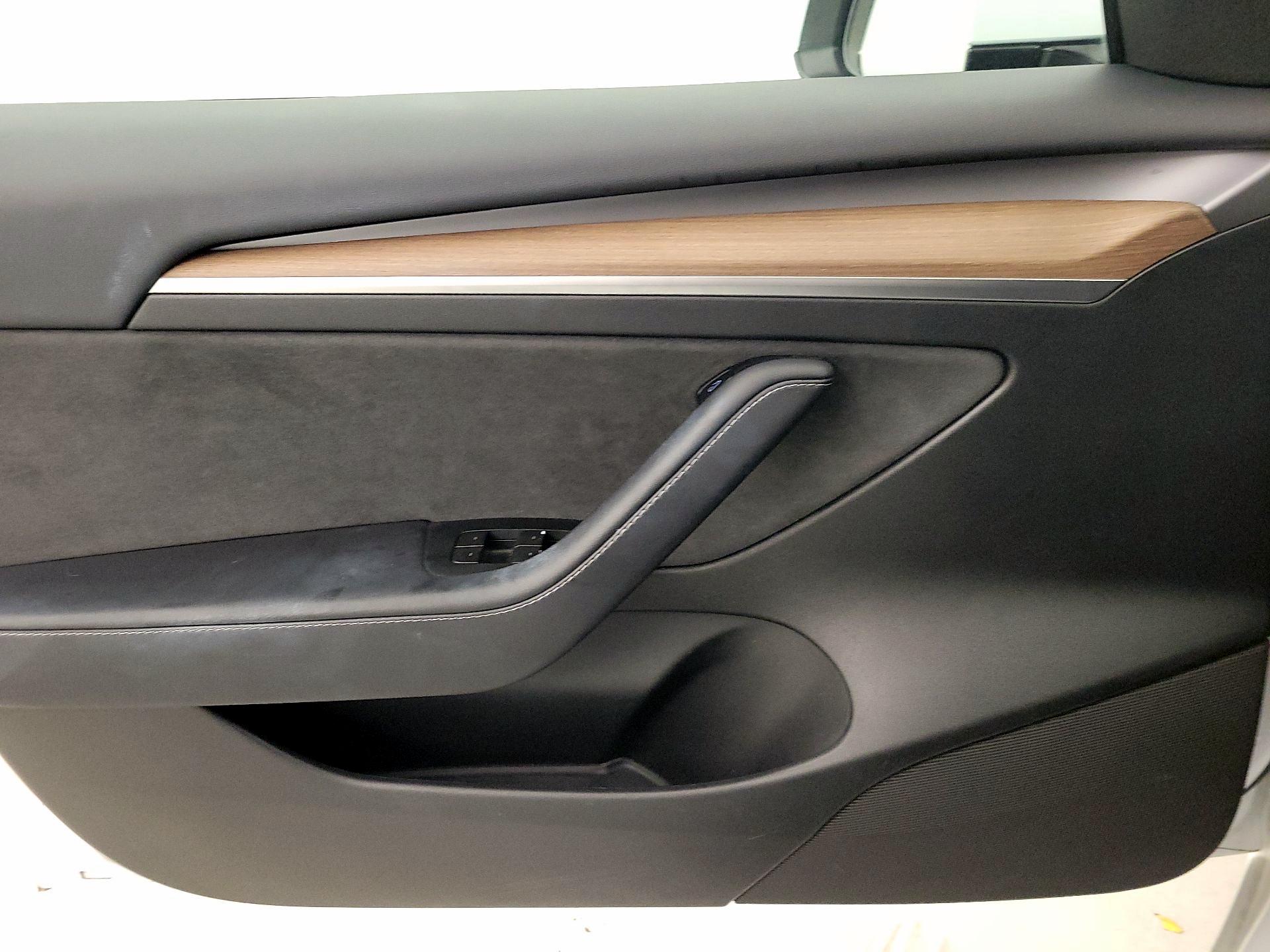 Thumbnail: 2023 Tesla Model 3 - 13