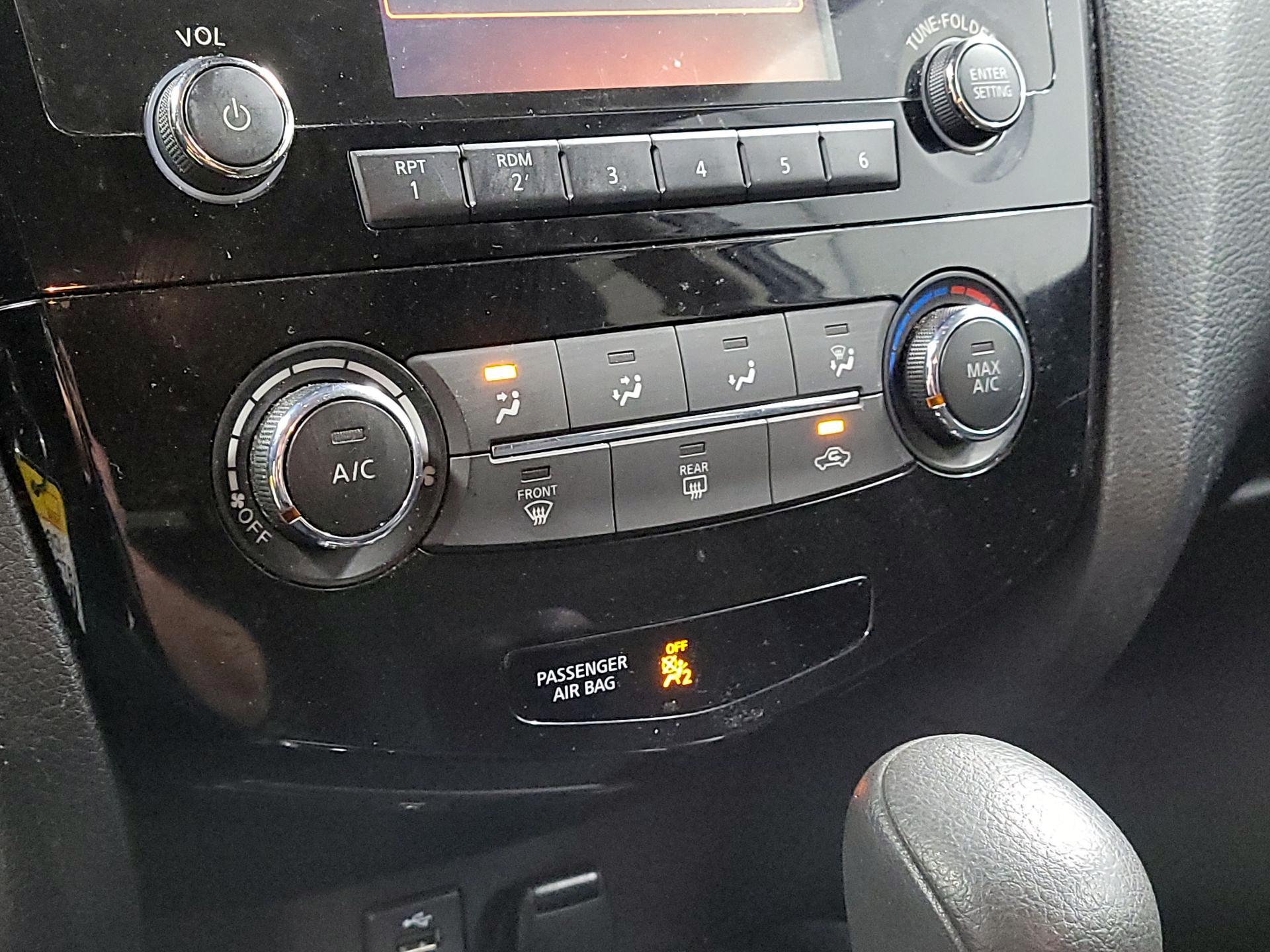 Thumbnail: 2014 Nissan Rogue - 12