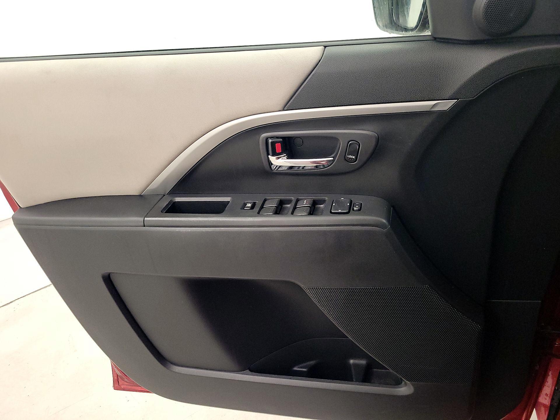 Thumbnail: 2014 Mazda Mazda5 - 12