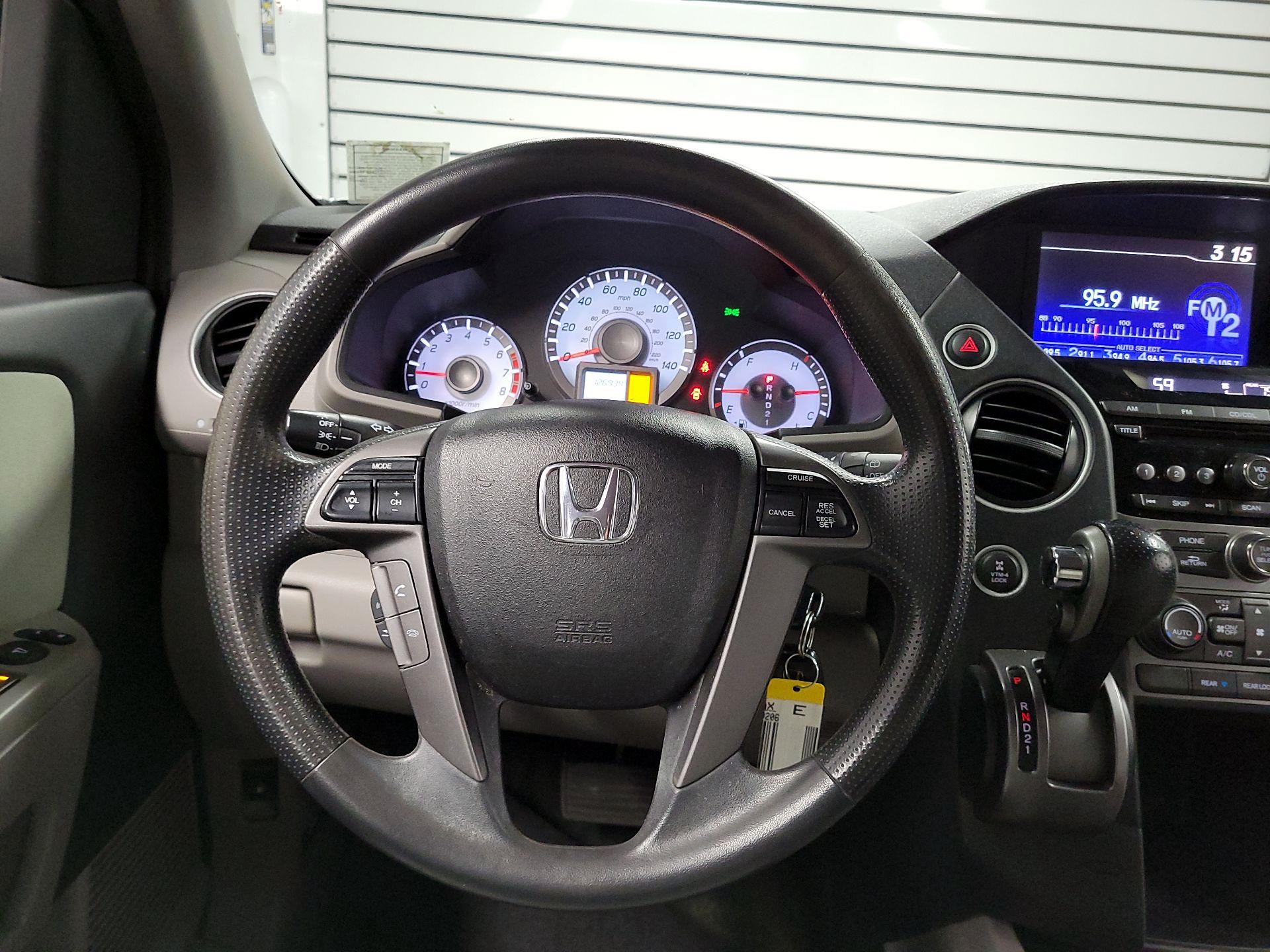 Thumbnail: 2015 Honda Pilot - 10