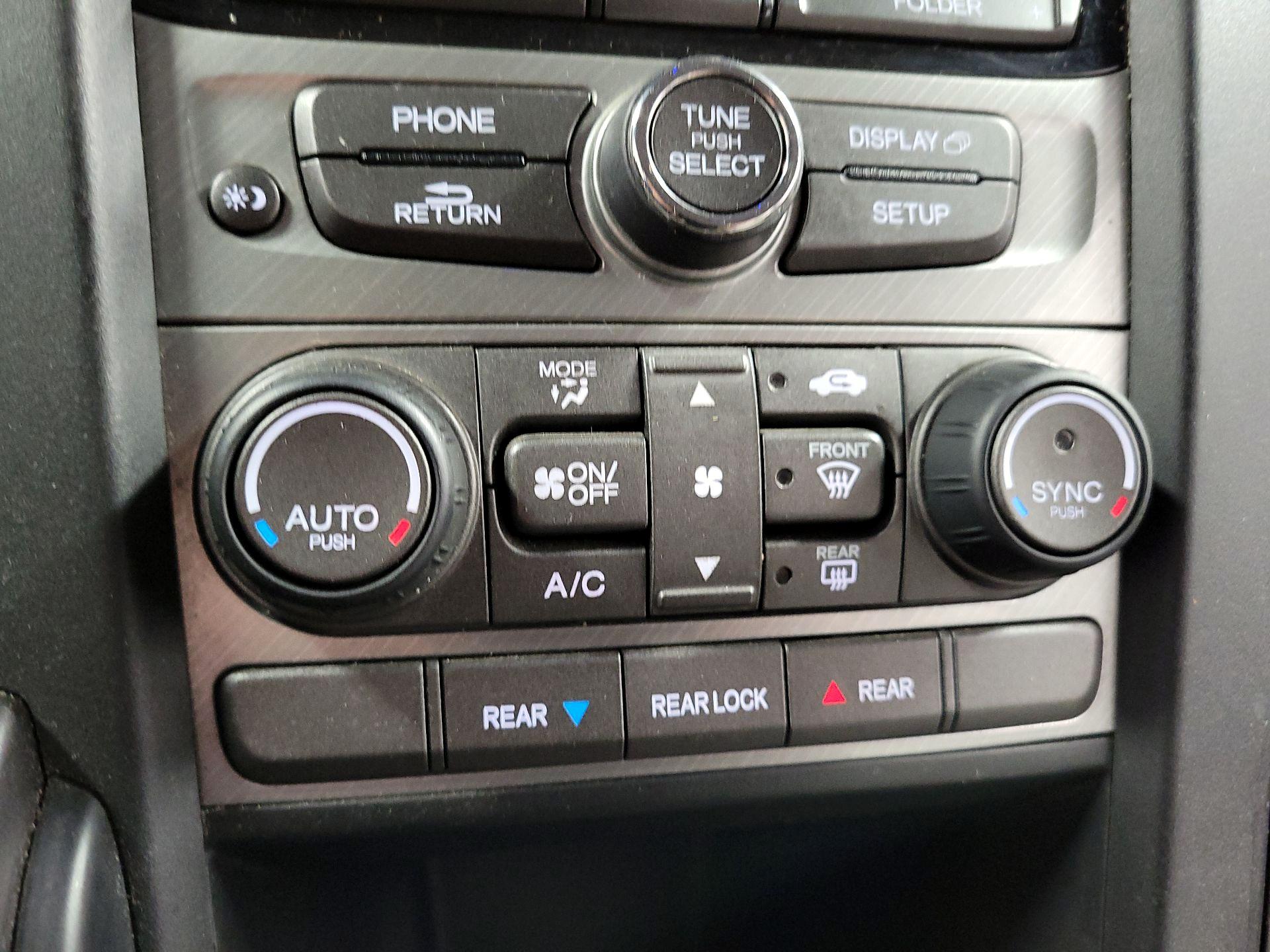 Thumbnail: 2015 Honda Pilot - 16