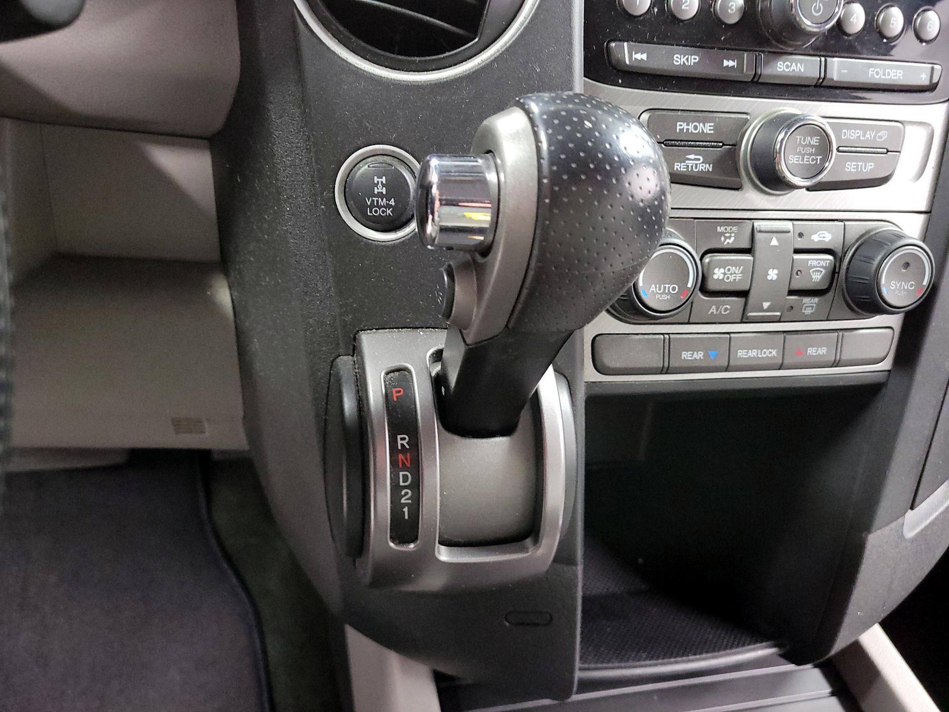 Thumbnail: 2015 Honda Pilot - 17