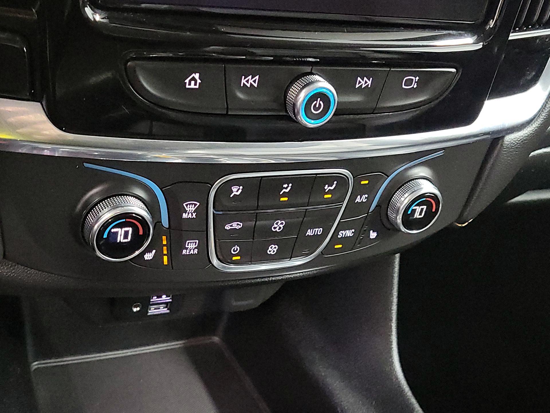 Thumbnail: 2021 Chevrolet Traverse - 15