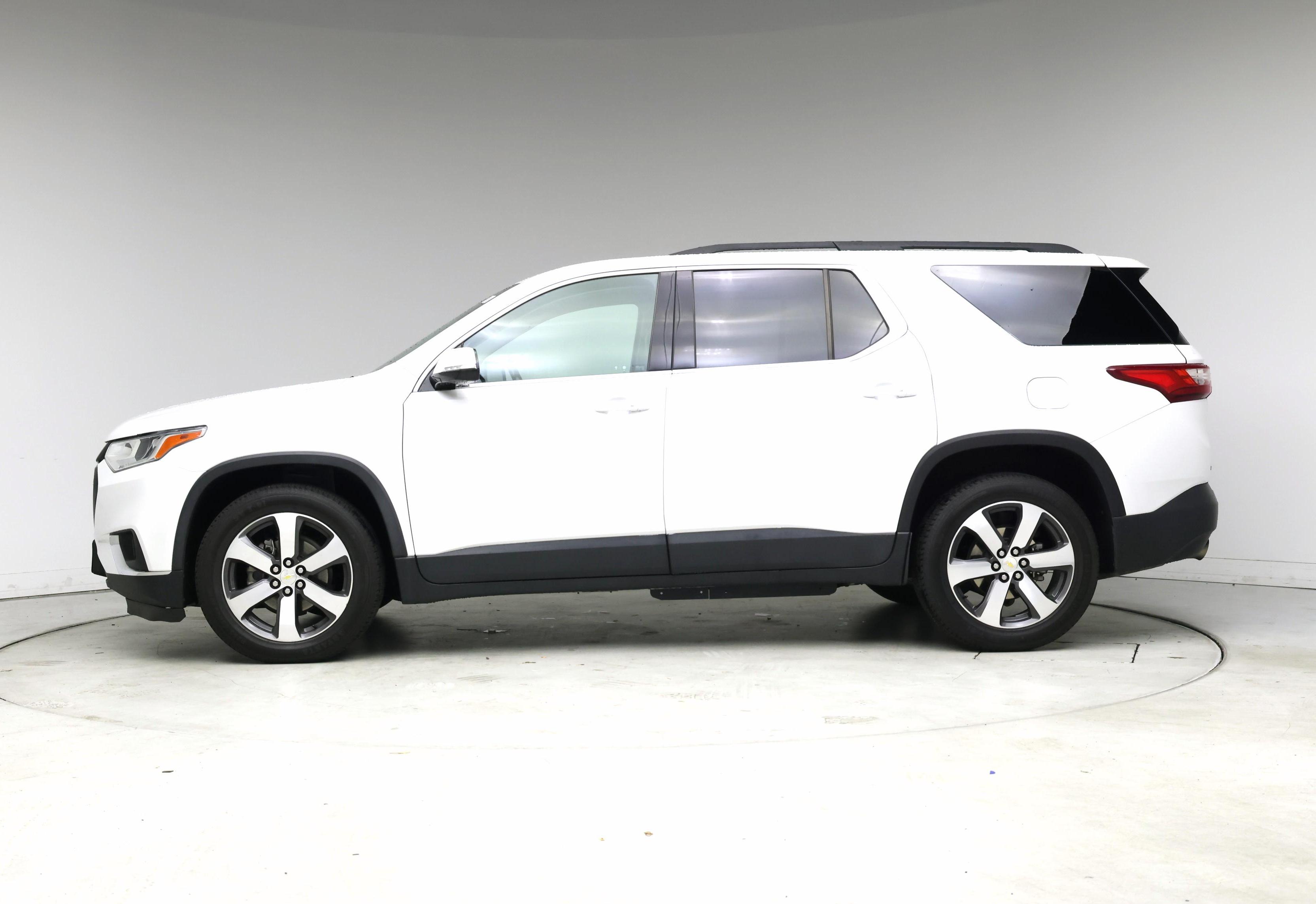 Thumbnail: 2021 Chevrolet Traverse - 3