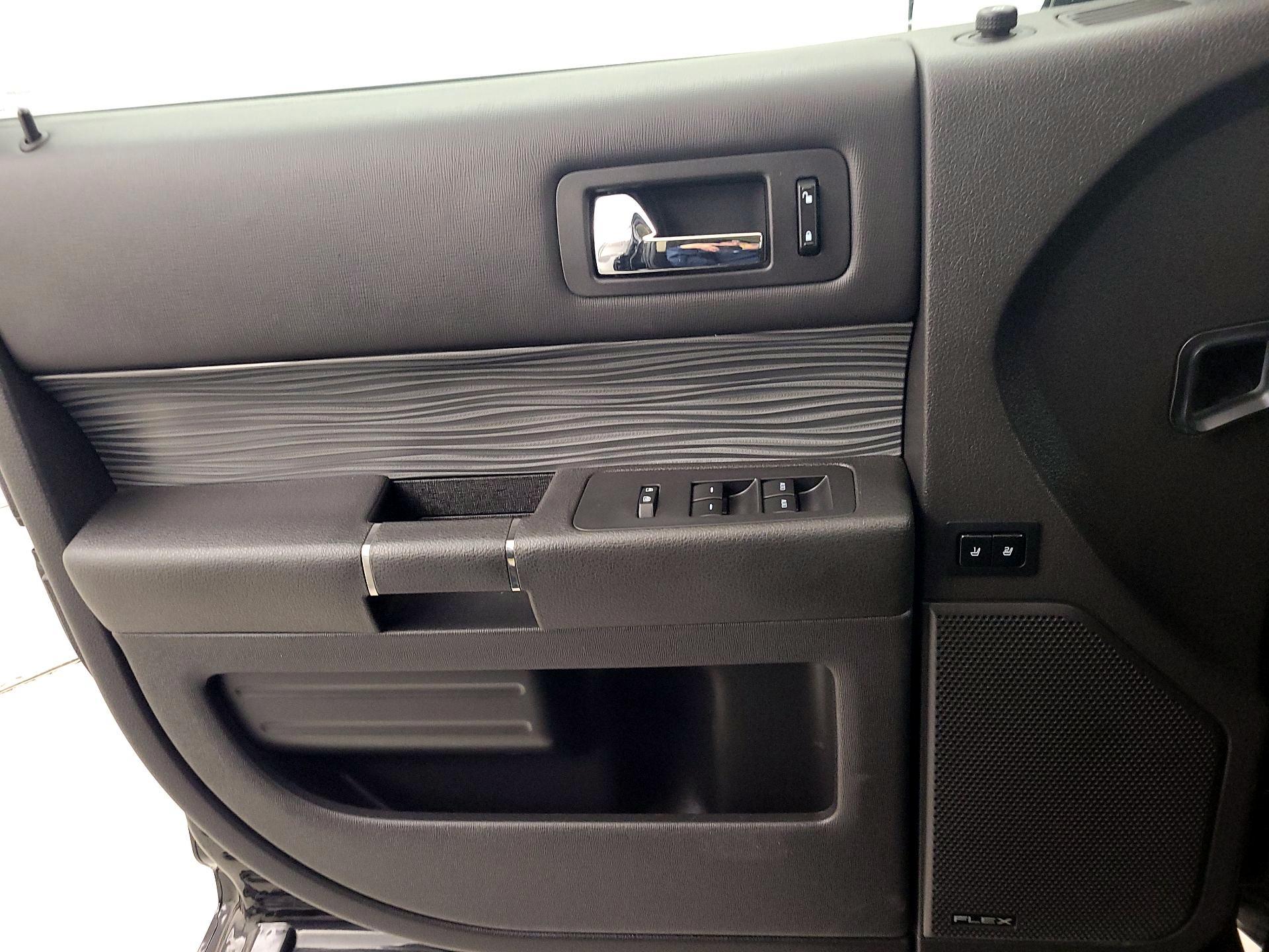 Thumbnail: 2019 Ford Flex - 12