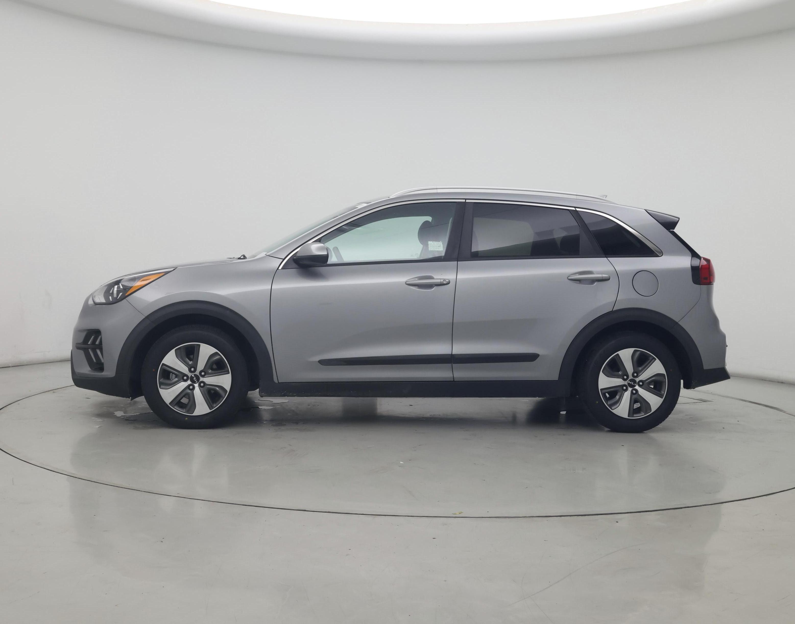 Thumbnail: 2022 Kia Niro - 3