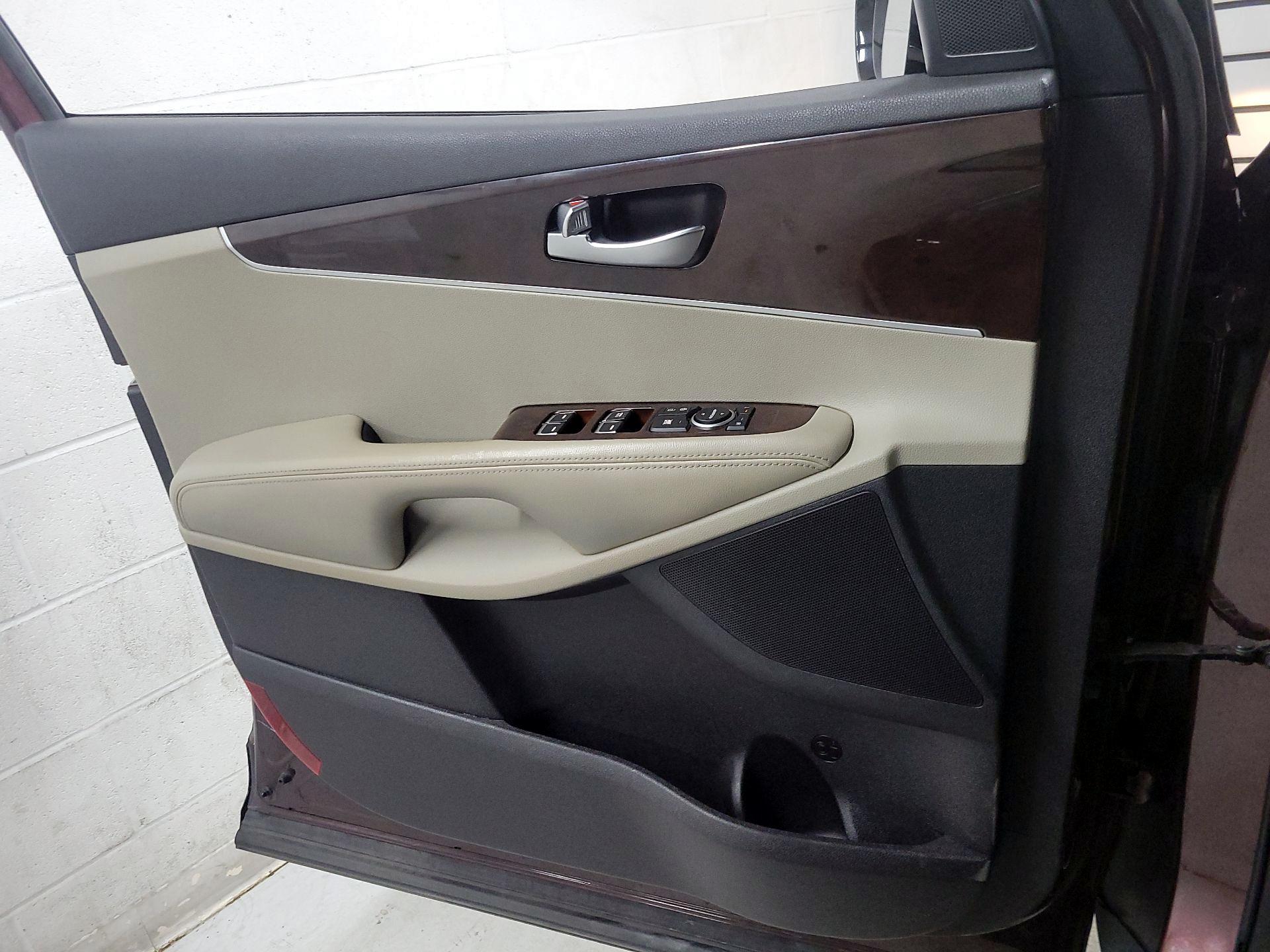 Thumbnail: 2016 Kia Sorento - 10