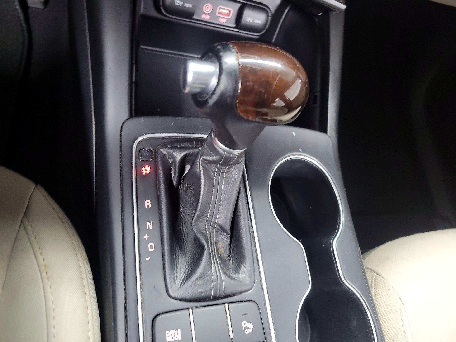 Thumbnail: 2016 Kia Sorento - 14