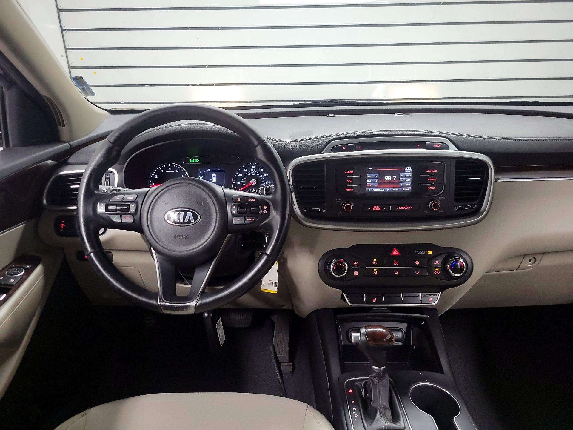 Thumbnail: 2016 Kia Sorento - 8