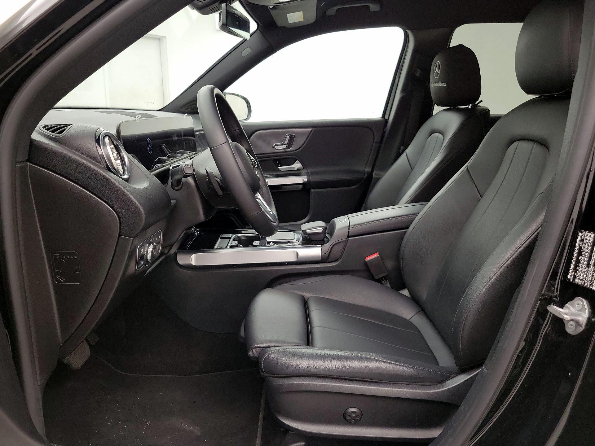 Thumbnail: 2021 Mercedes-Benz GLB - 11