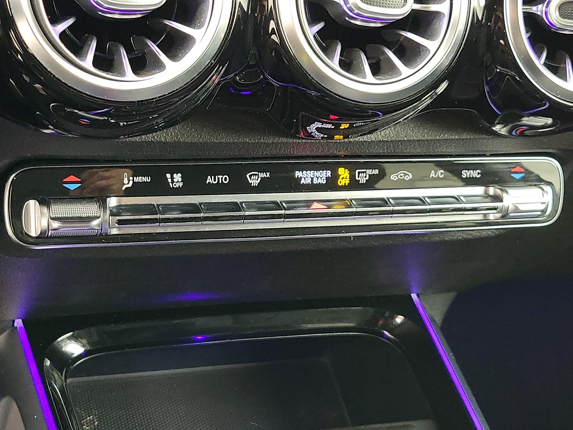 Thumbnail: 2021 Mercedes-Benz GLB - 16