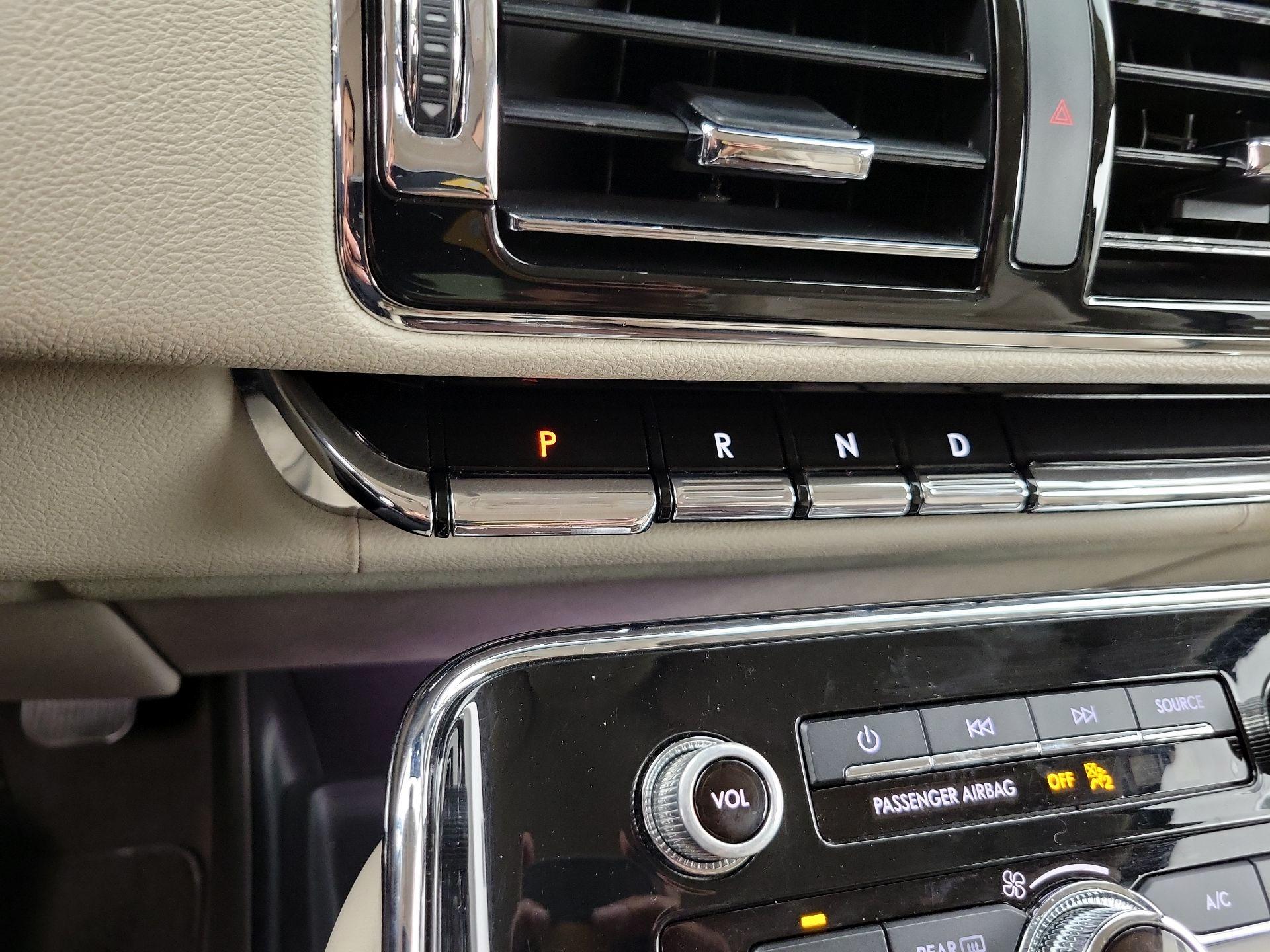 Thumbnail: 2018 Lincoln Navigator - 18