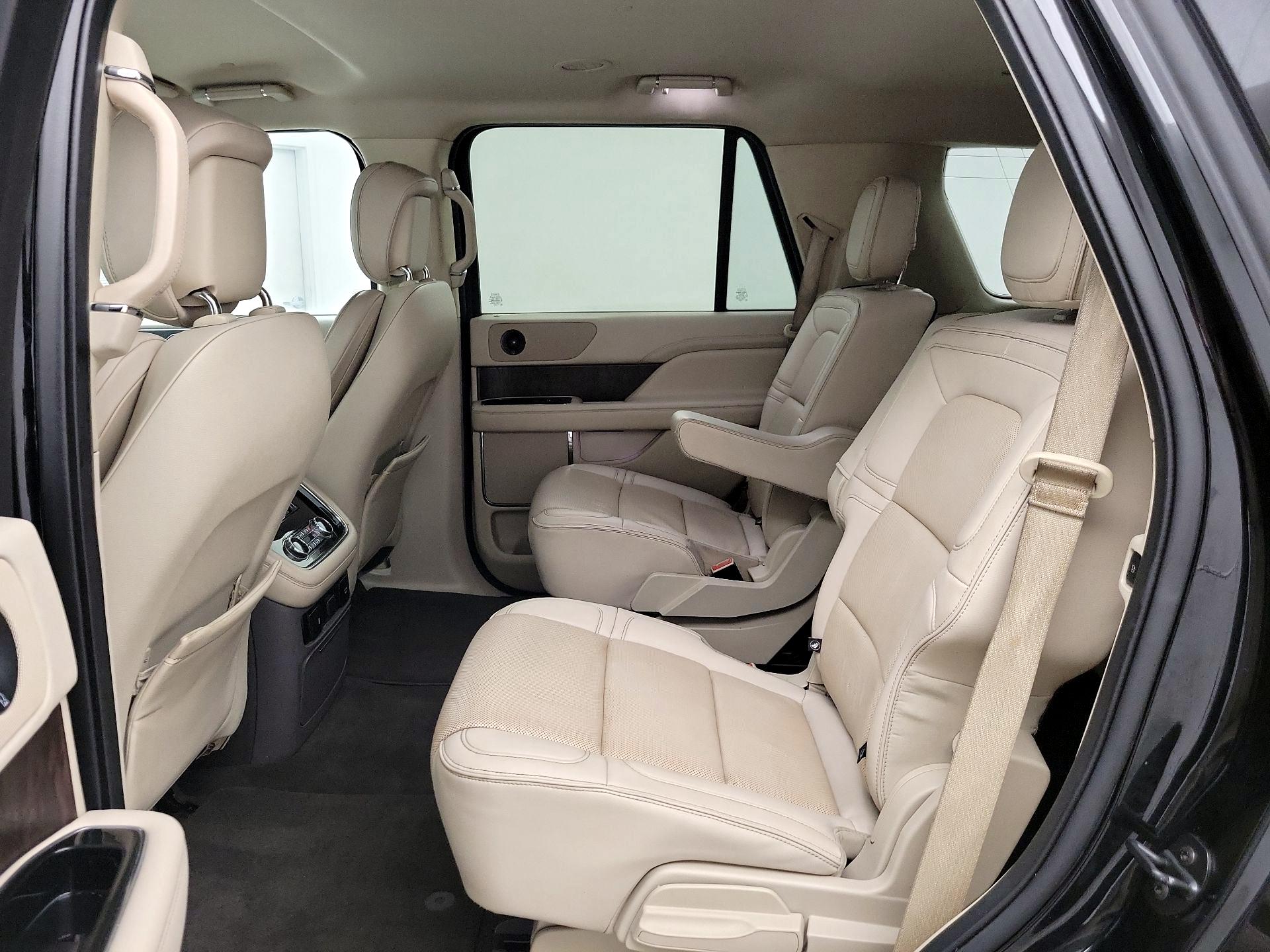 Thumbnail: 2018 Lincoln Navigator - 20