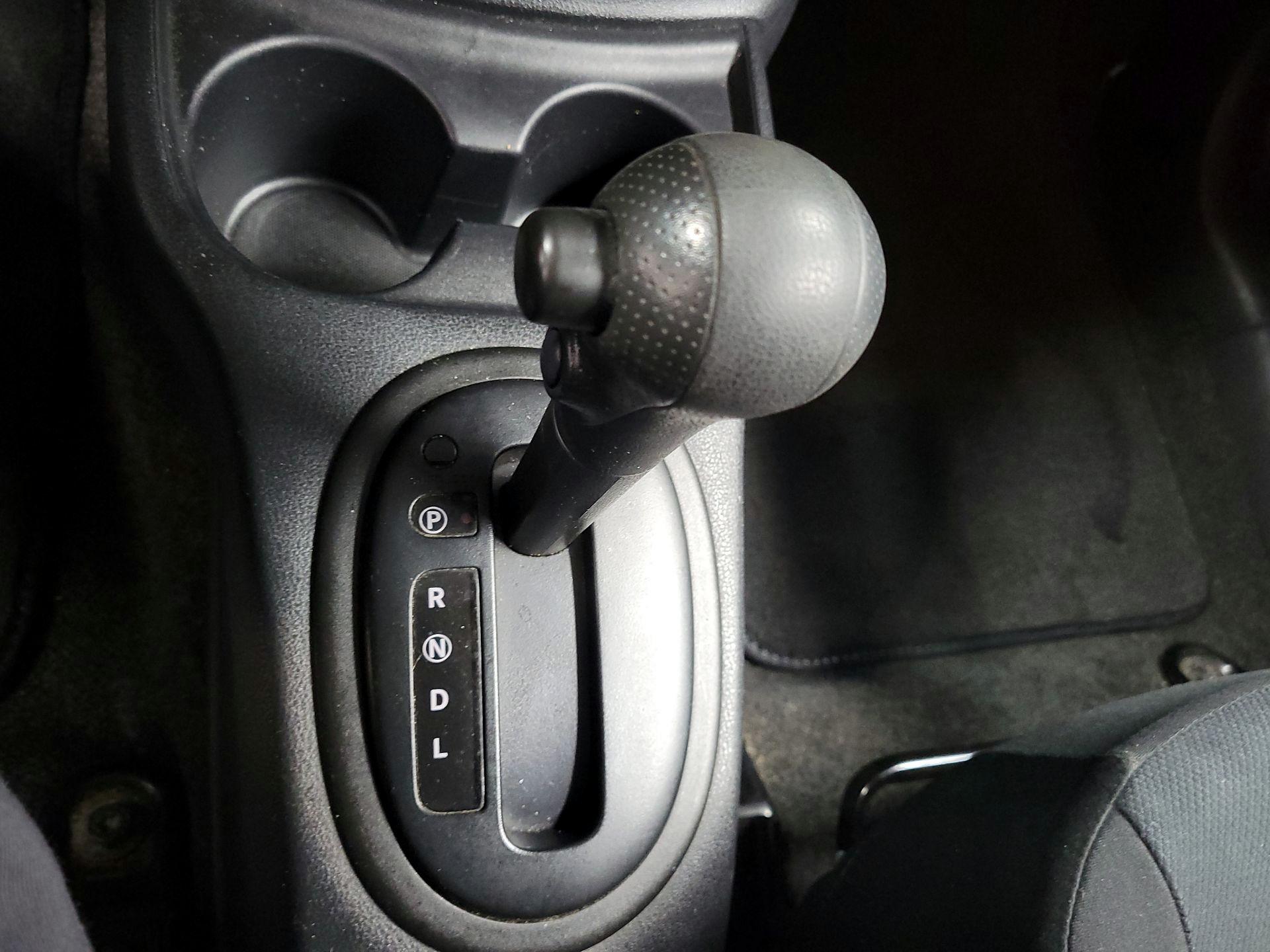 Thumbnail: 2014 Nissan Versa Note - 15