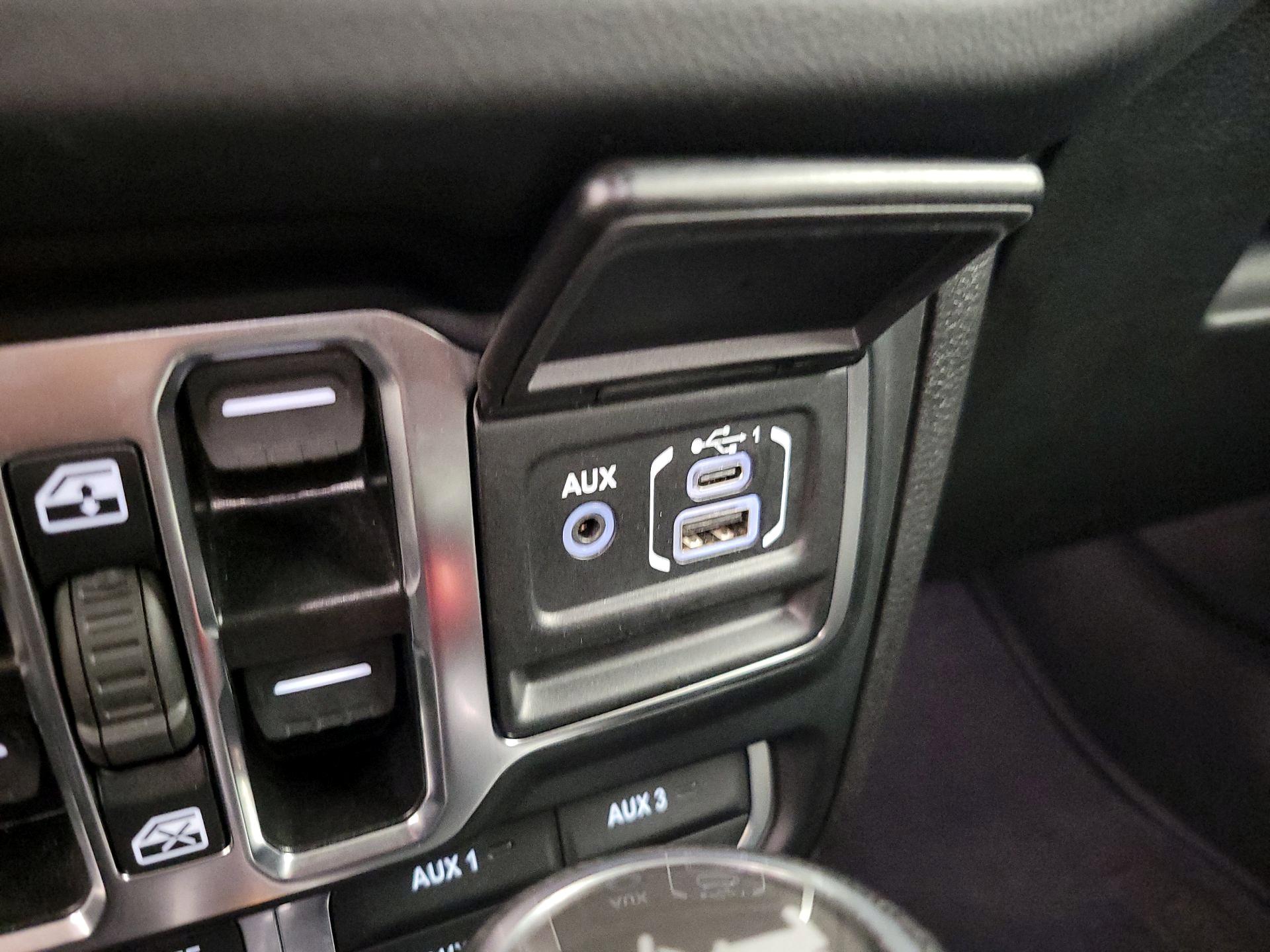 Thumbnail: 2024 Jeep Wrangler - 18