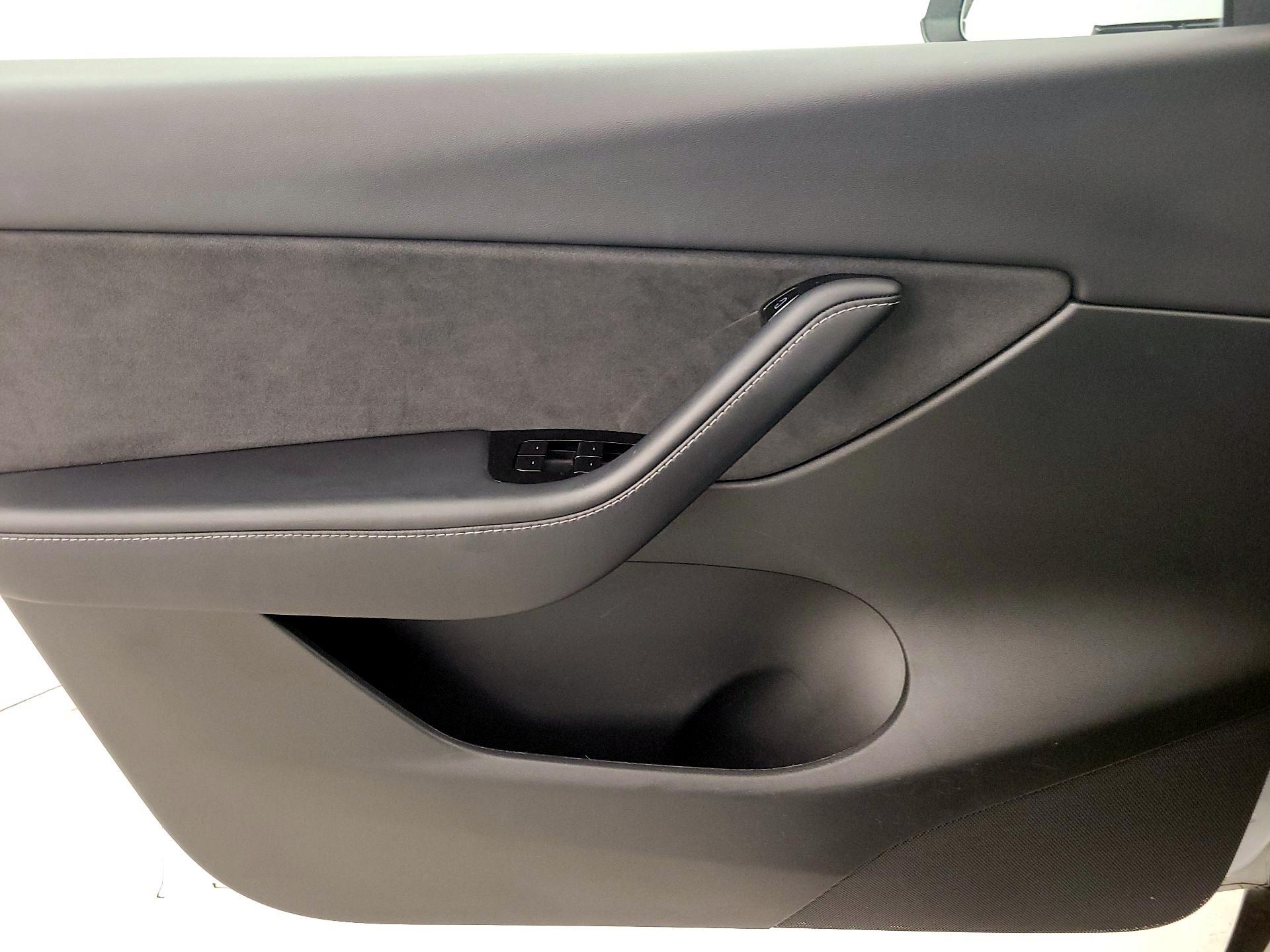 Thumbnail: 2021 Tesla Model Y - 12