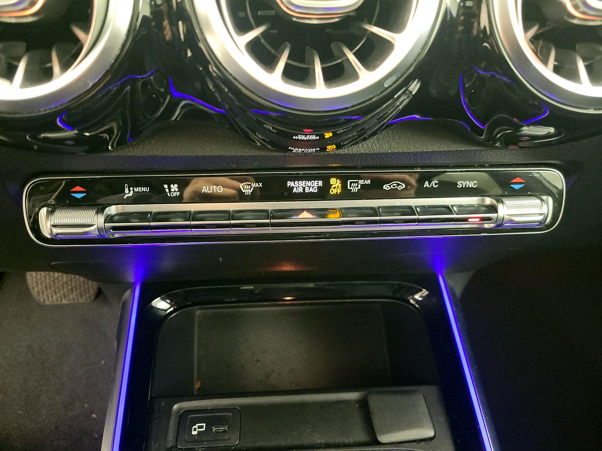 Thumbnail: 2021 Mercedes-Benz GLB - 16