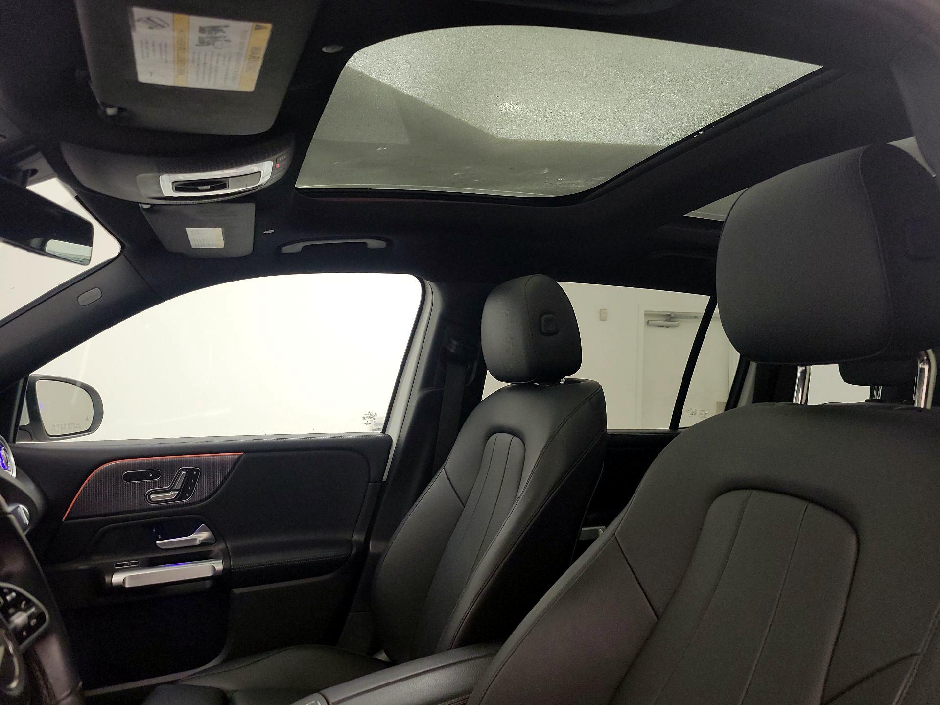 Thumbnail: 2021 Mercedes-Benz GLB - 19