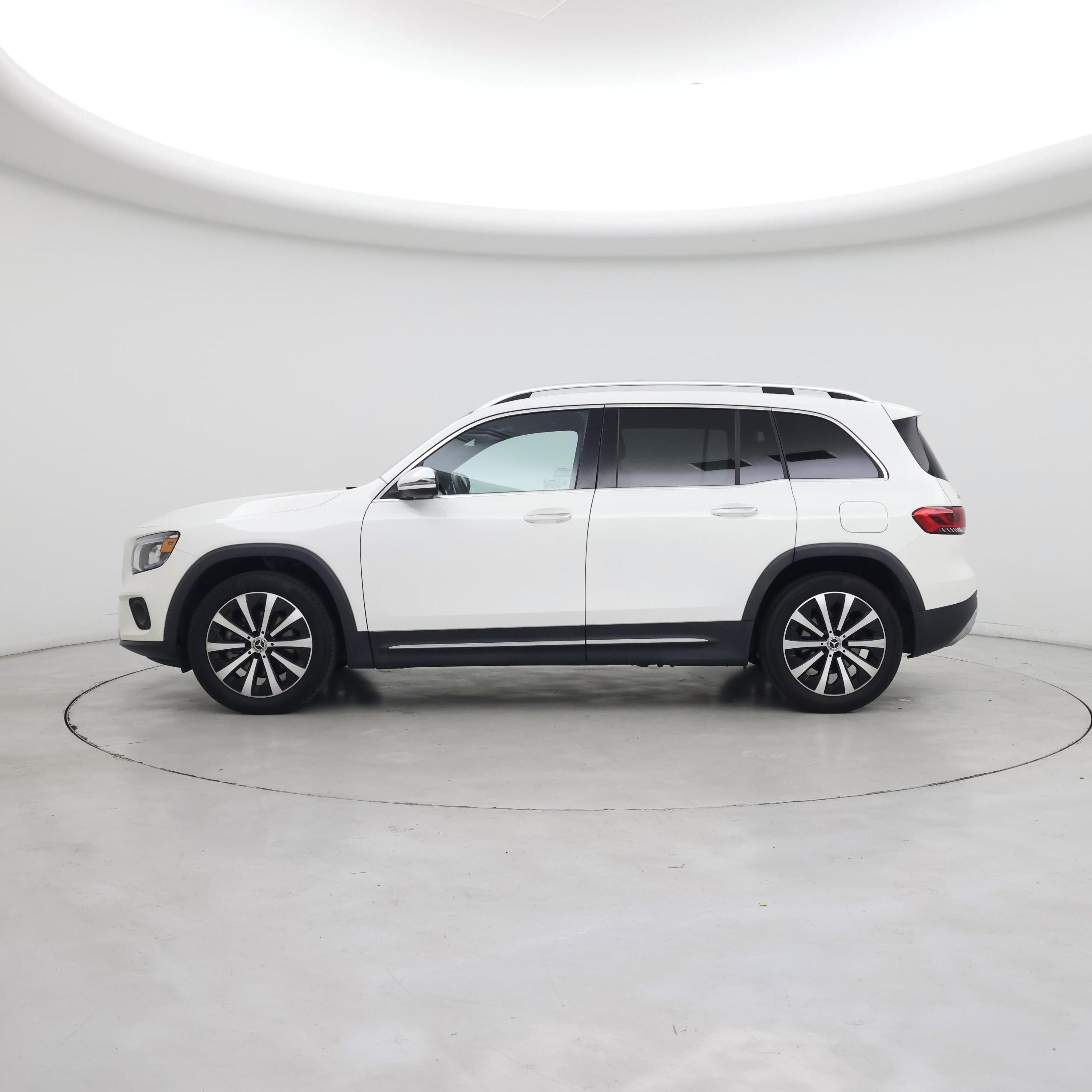 Thumbnail: 2021 Mercedes-Benz GLB - 3