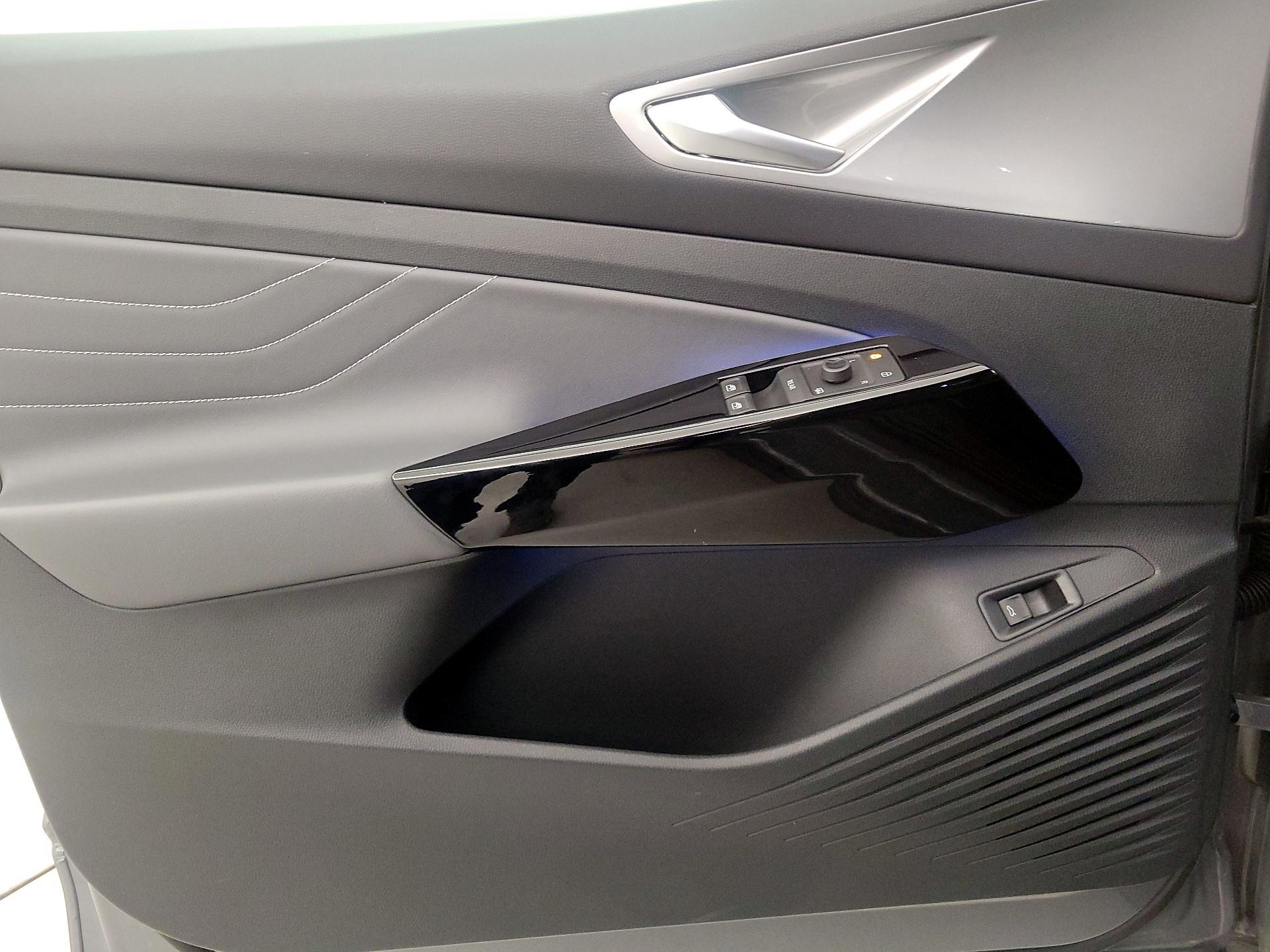 Thumbnail: 2023 Volkswagen ID.4 - 12