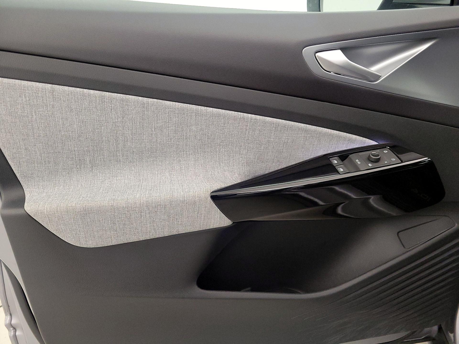 Thumbnail: 2023 Volkswagen ID.4 - 12