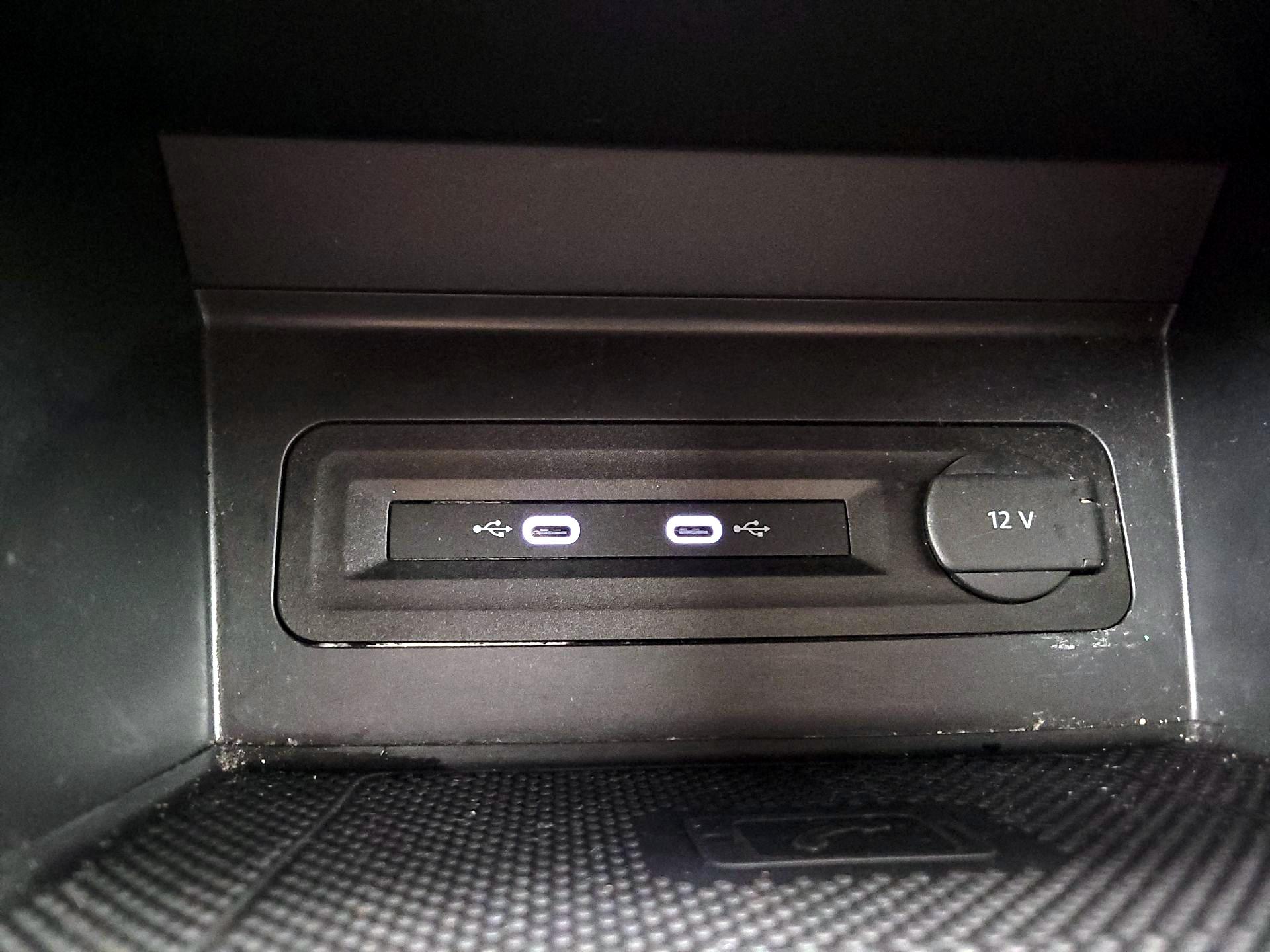 Thumbnail: 2022 Volkswagen Atlas - 18