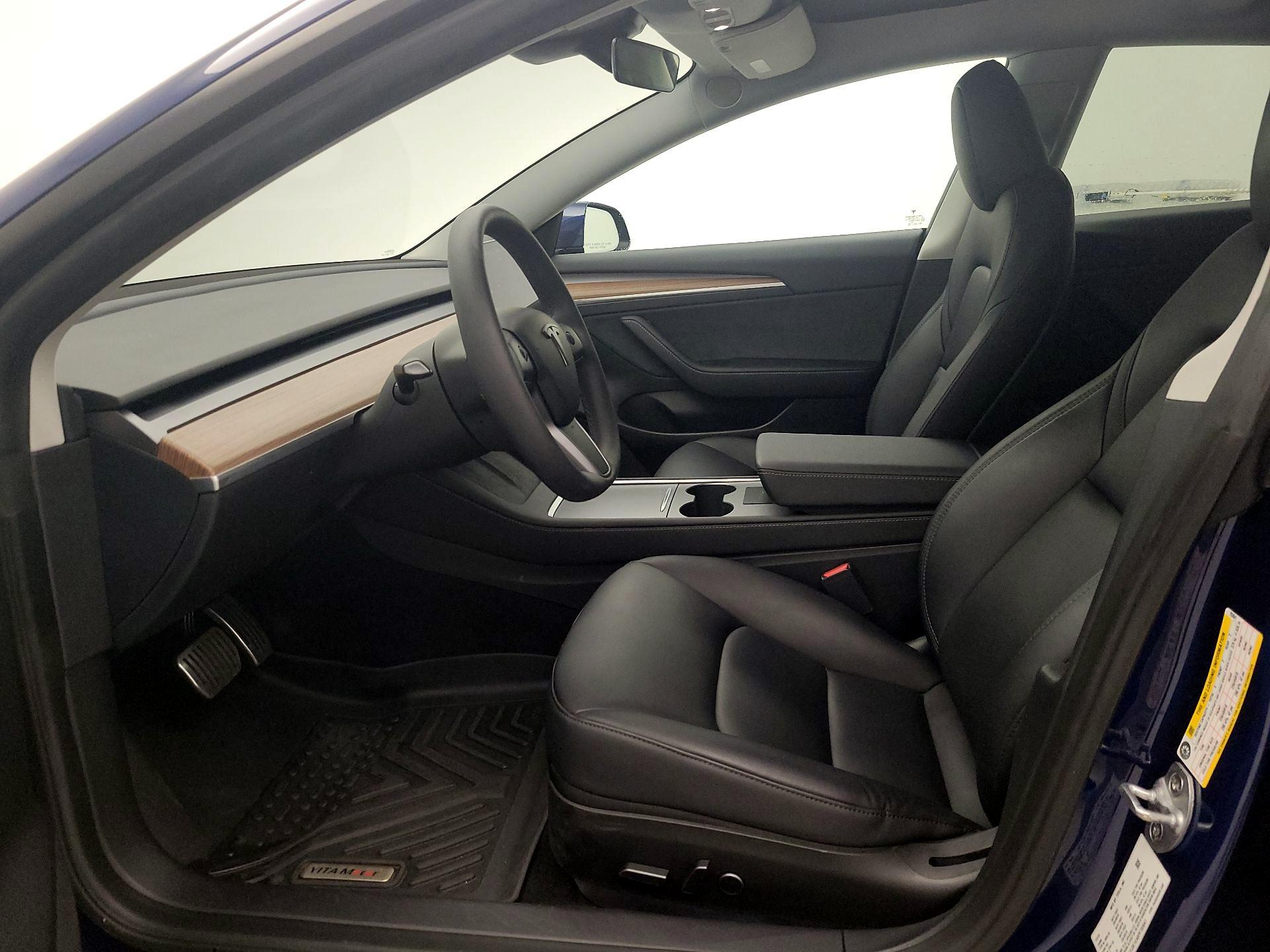 Thumbnail: 2023 Tesla Model 3 - 11