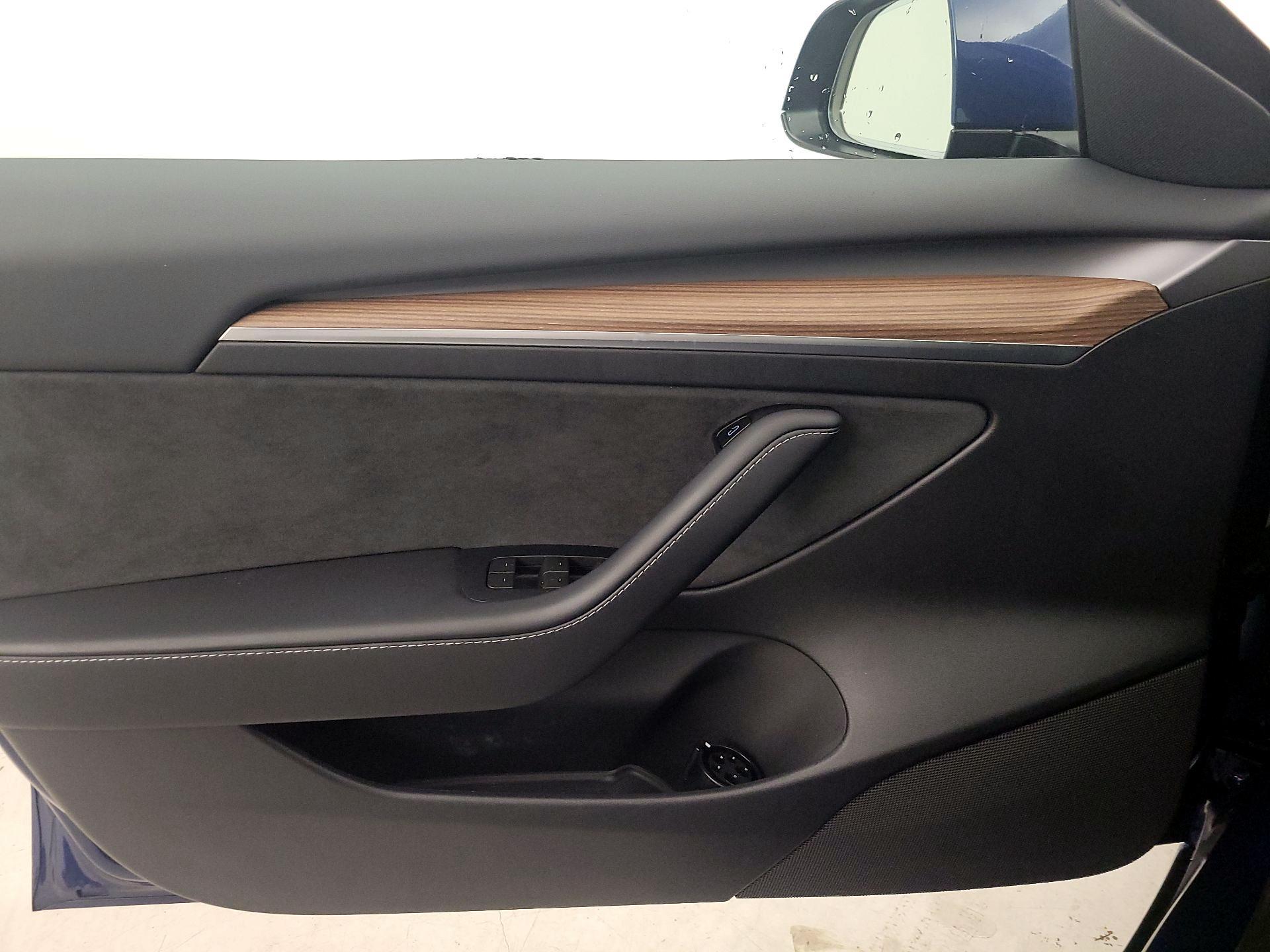 Thumbnail: 2023 Tesla Model 3 - 12