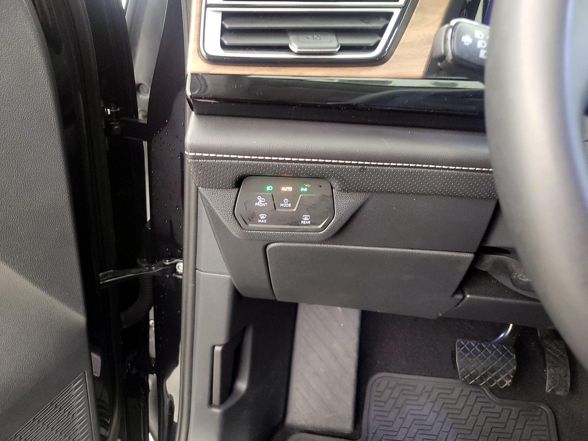 Thumbnail: 2024 Volkswagen Atlas - 13