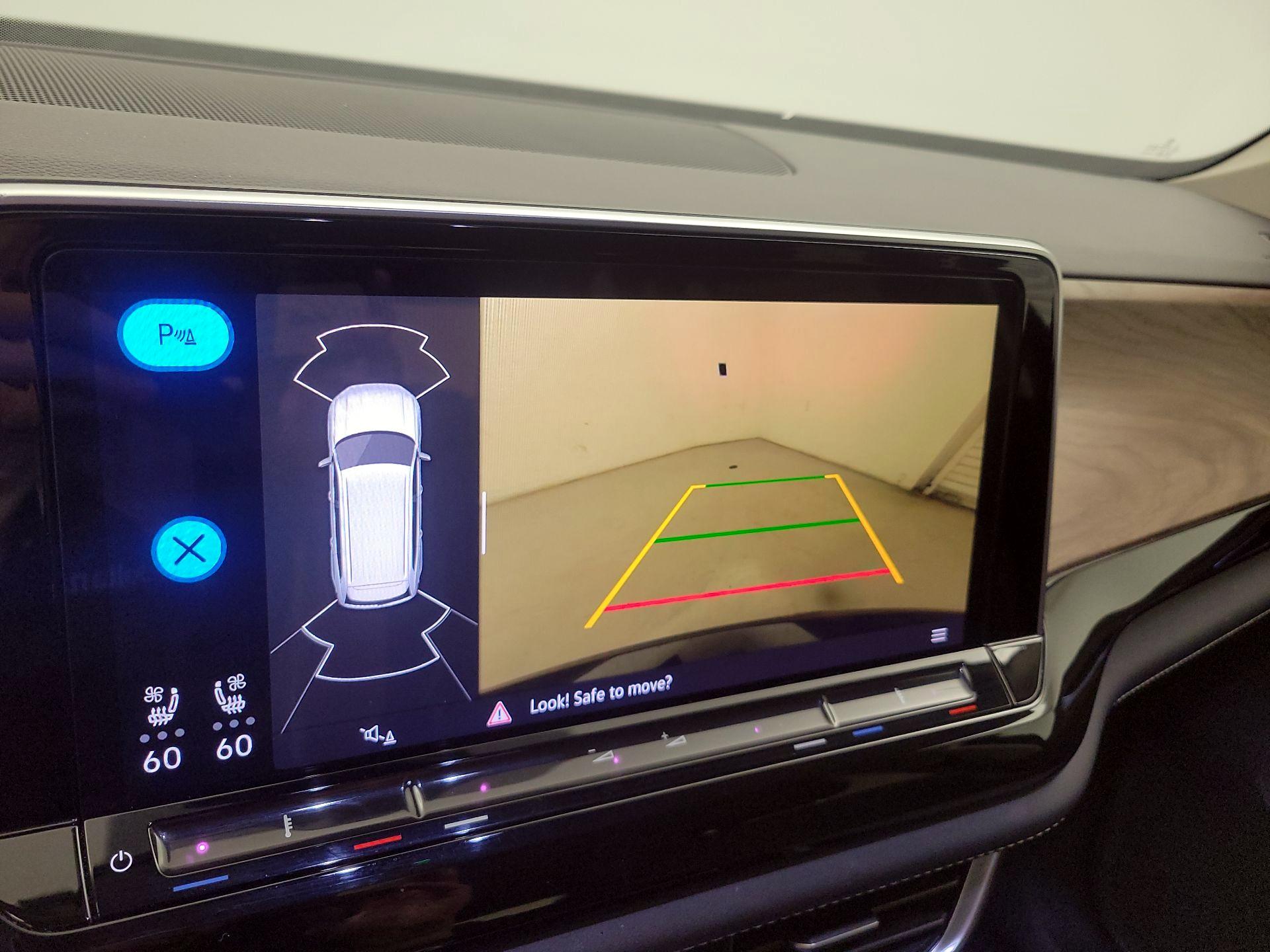 Thumbnail: 2024 Volkswagen Atlas - 14