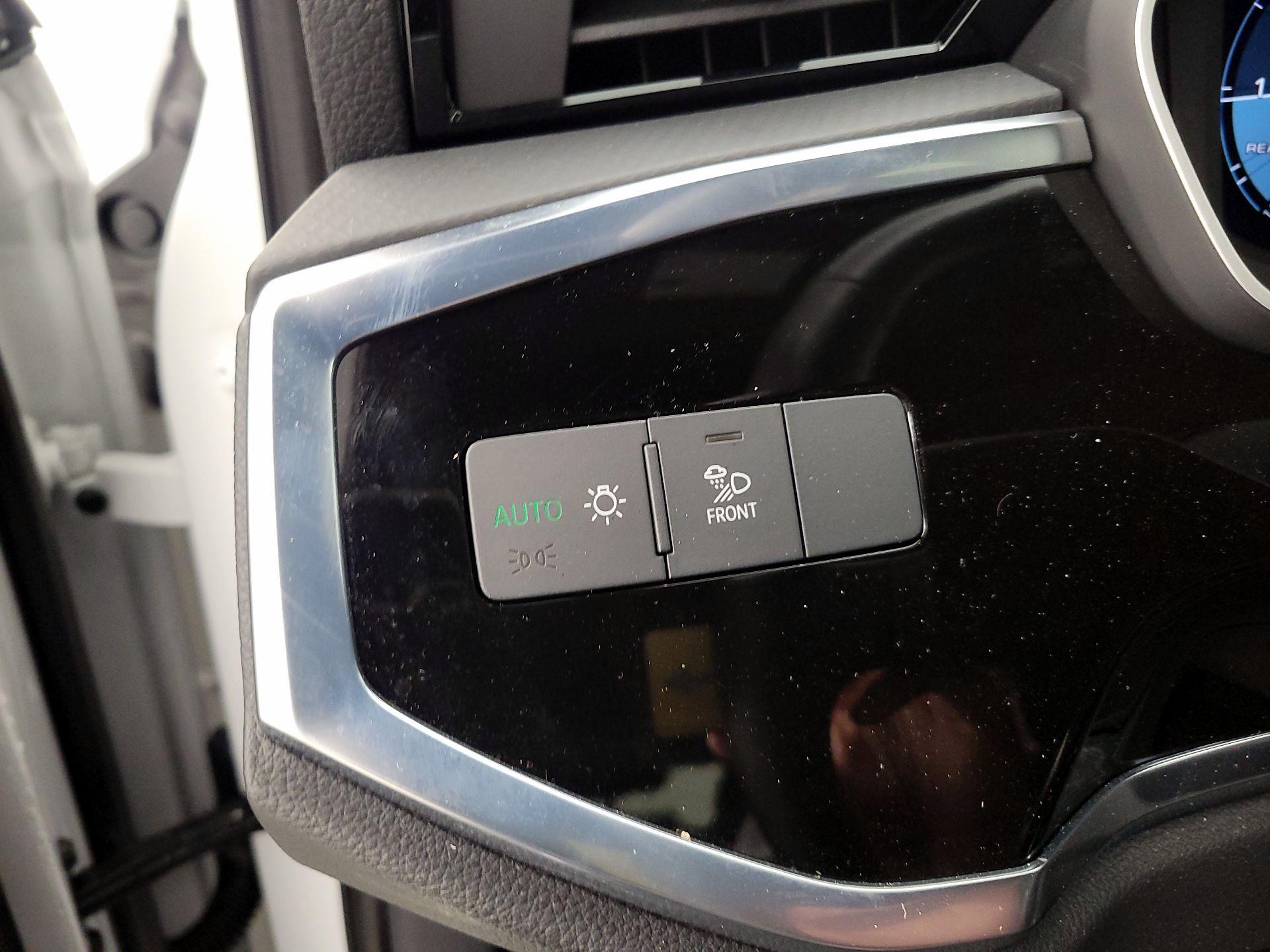 Thumbnail: 2024 Audi Q3 - 13