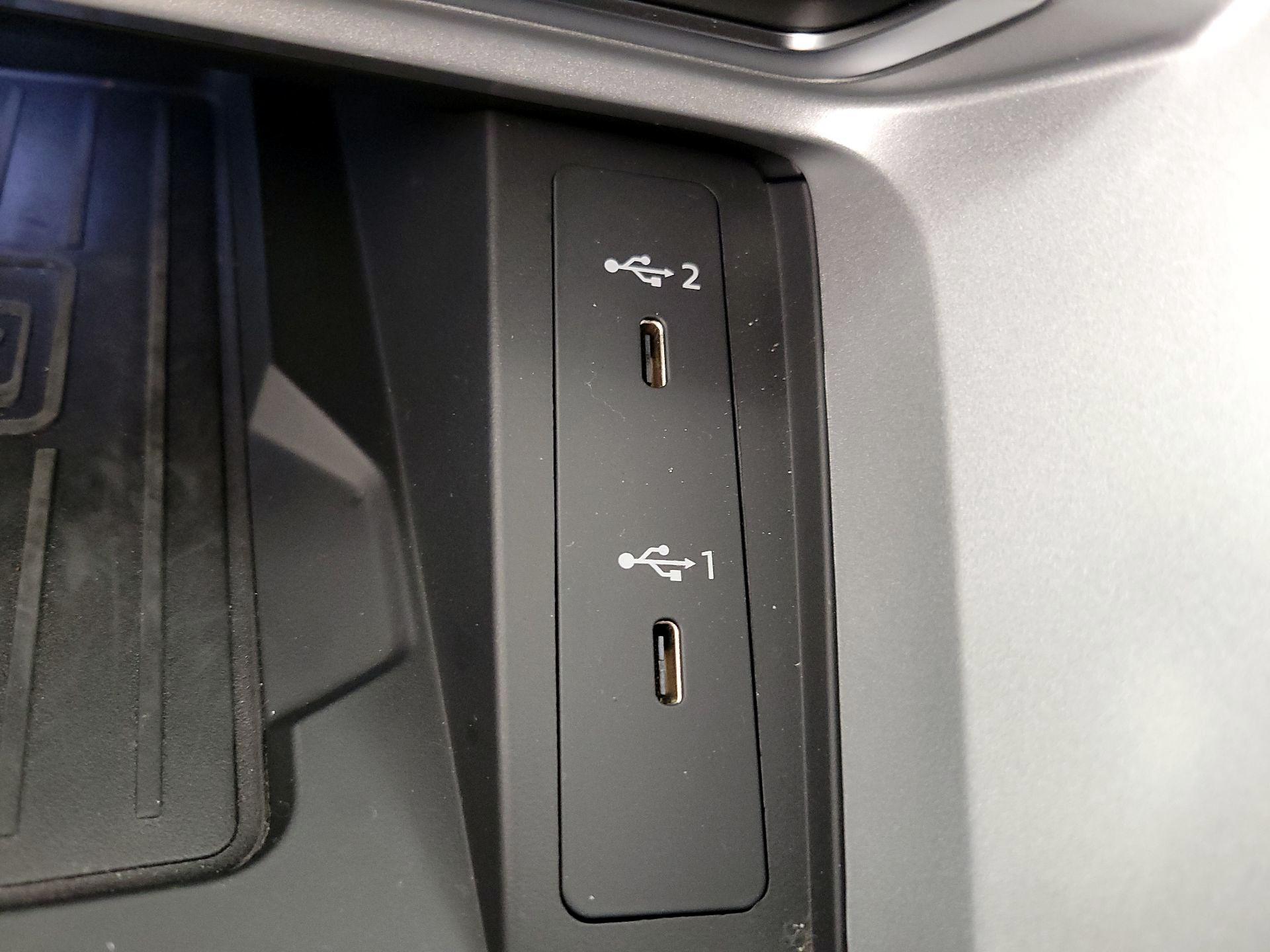 Thumbnail: 2024 Audi Q3 - 18